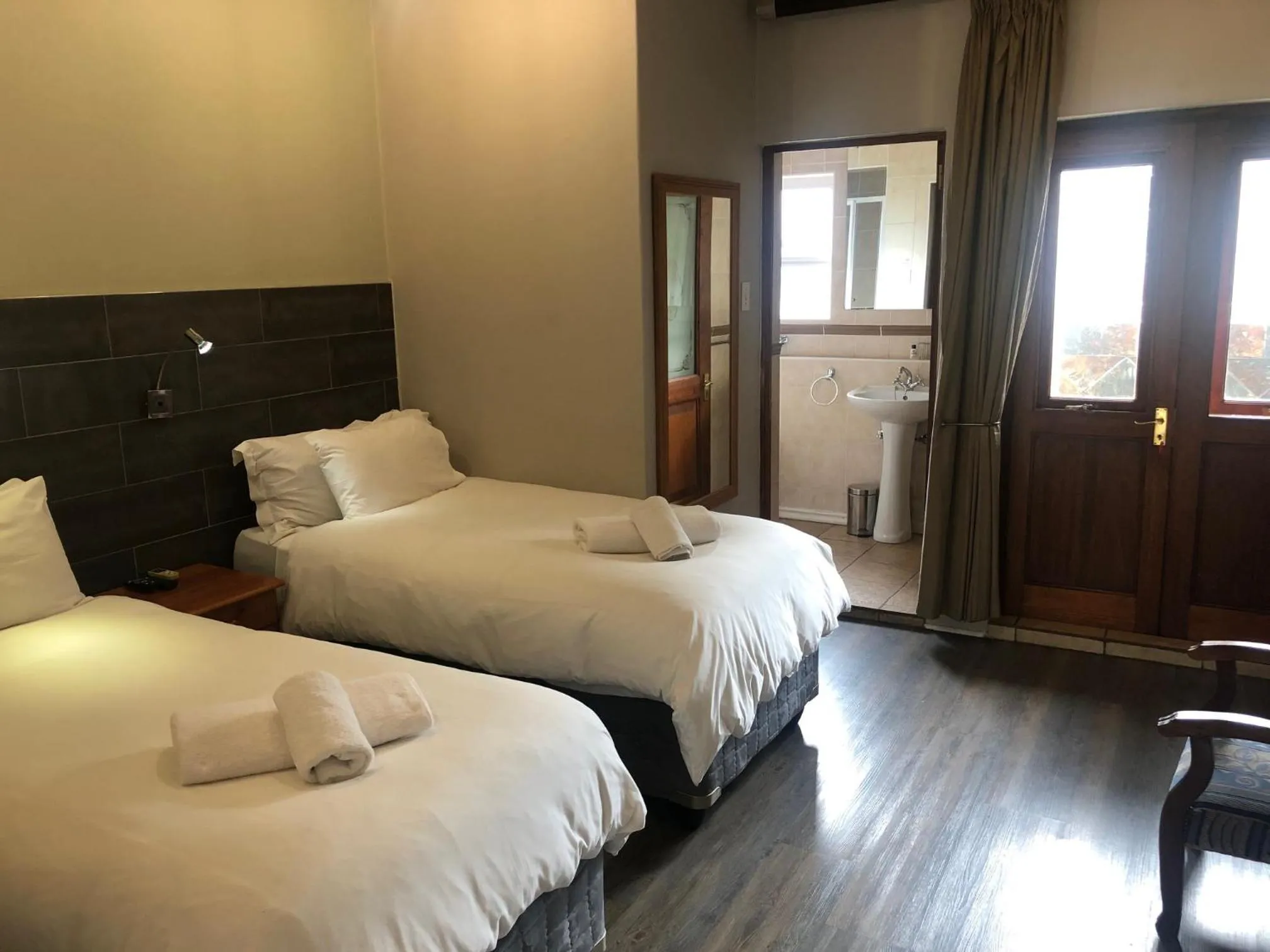 Standard Twin Room - single occupancy in 314 on Clark Guest House