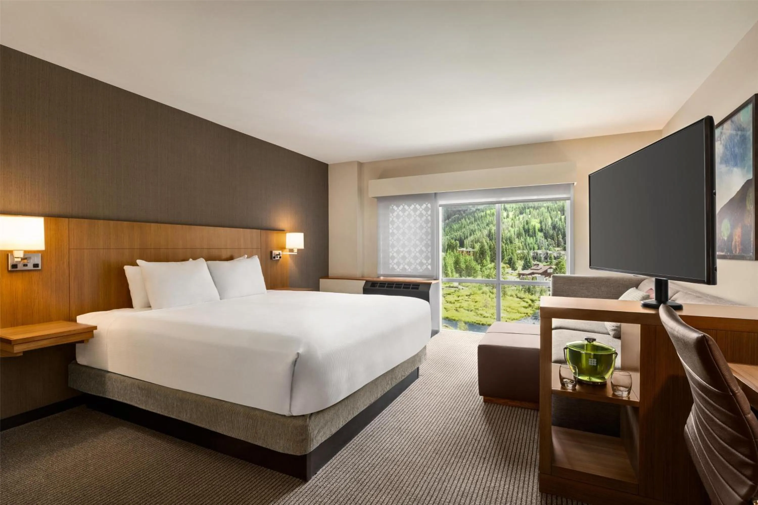 King Room with Sofa Bed and Mountain View in Hyatt Place Keystone - Dillon