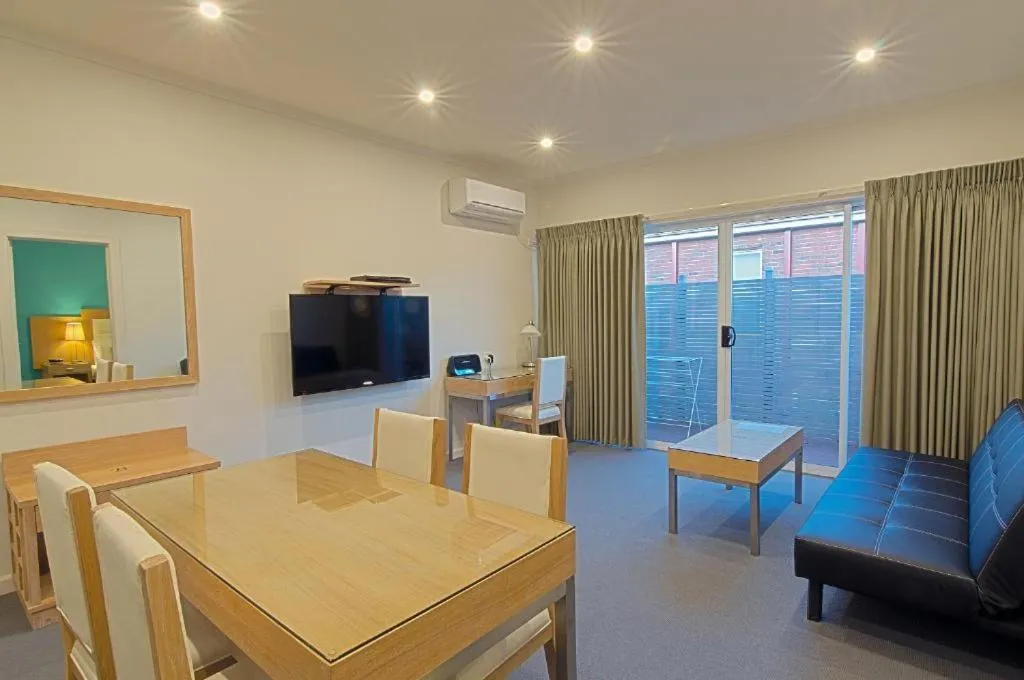 Deluxe Two-Bedroom Apartment in Brighton Serviced Apartments