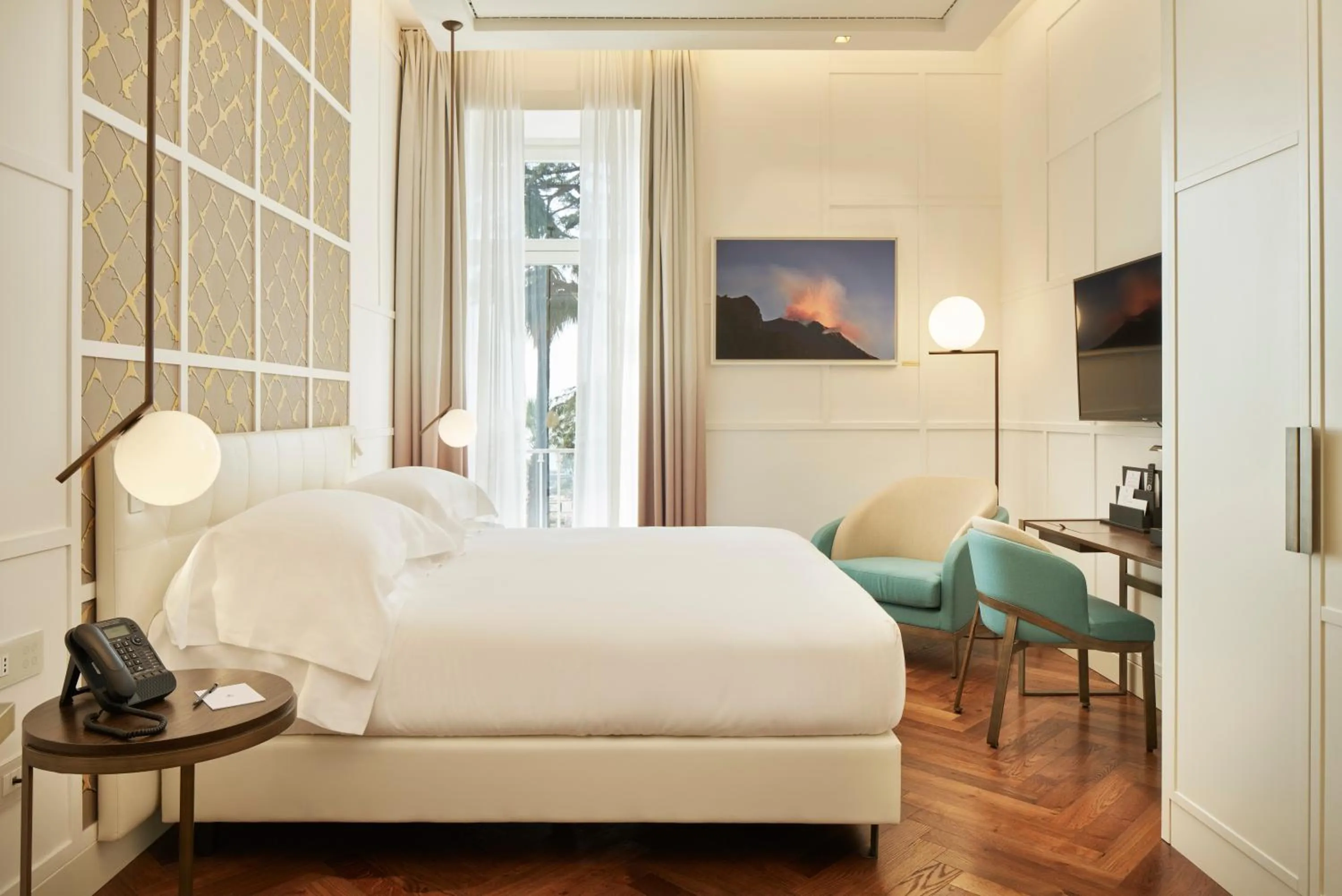 King Room - Mobility Accessible  in De Bonart Naples, Curio Collection By Hilton