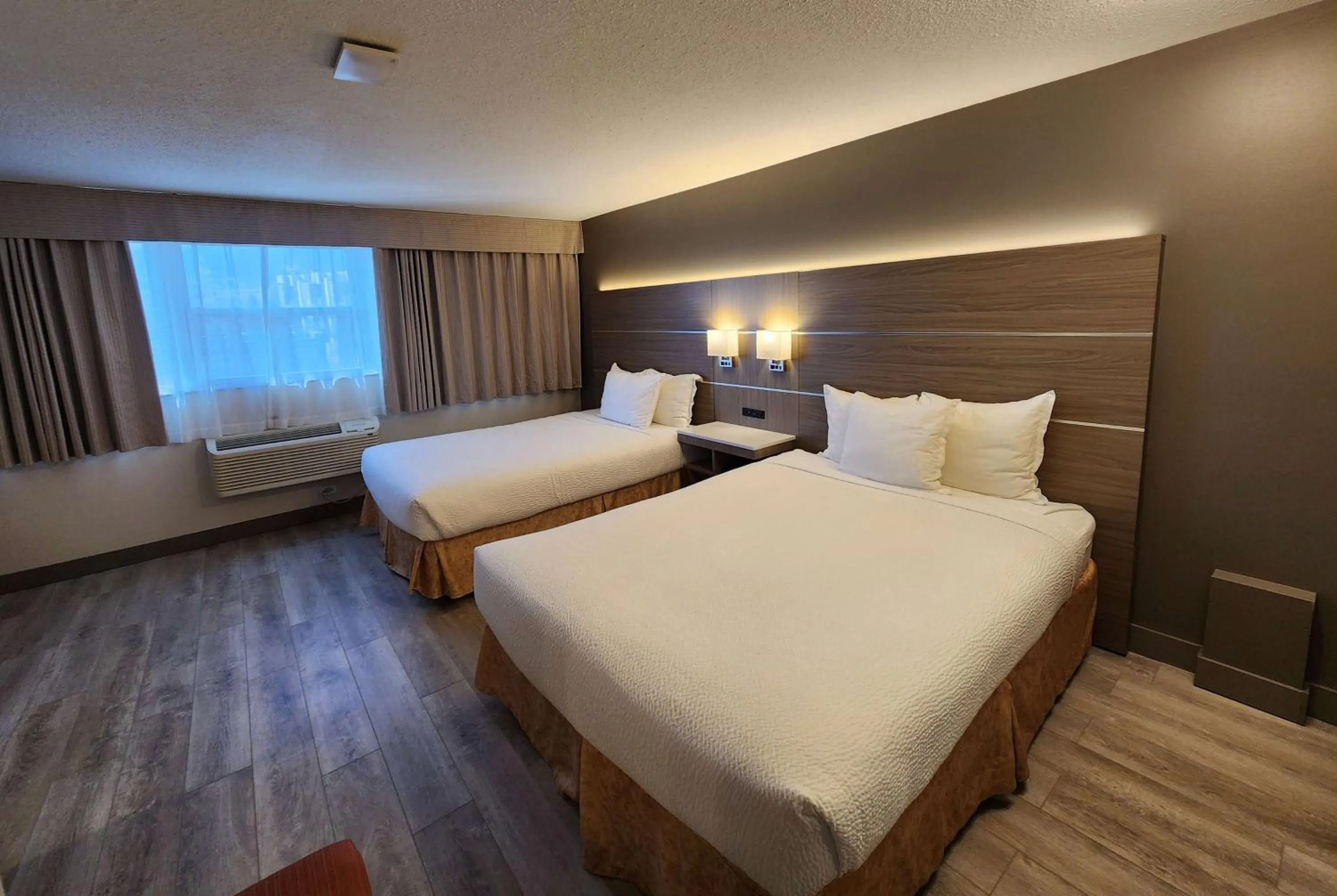 Queen Room with Two Queen Beds - Non-Smoking in Days Inn by Wyndham Penticton Conference Centre