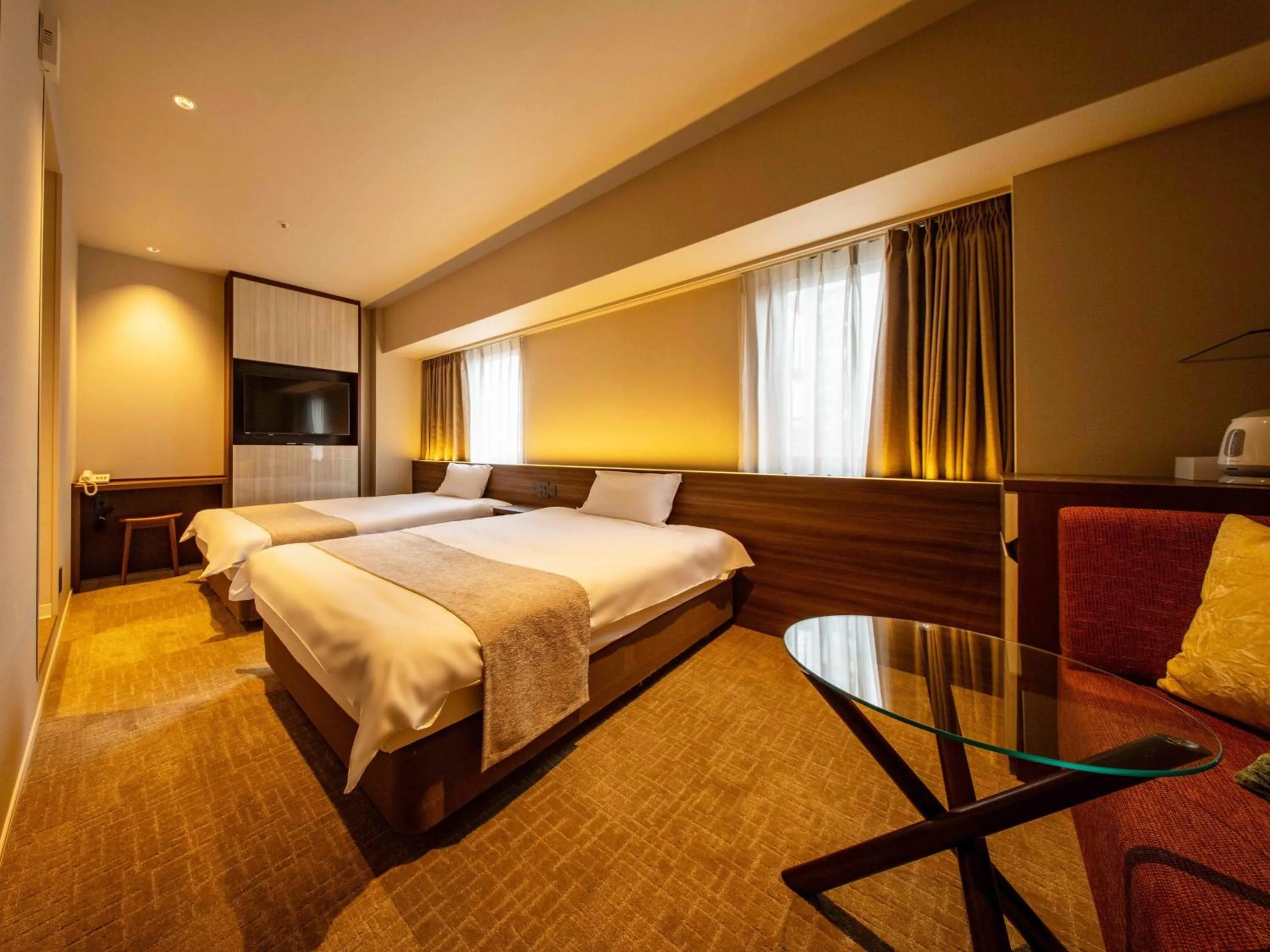 Deluxe Twin Room in New Osaka Hotel