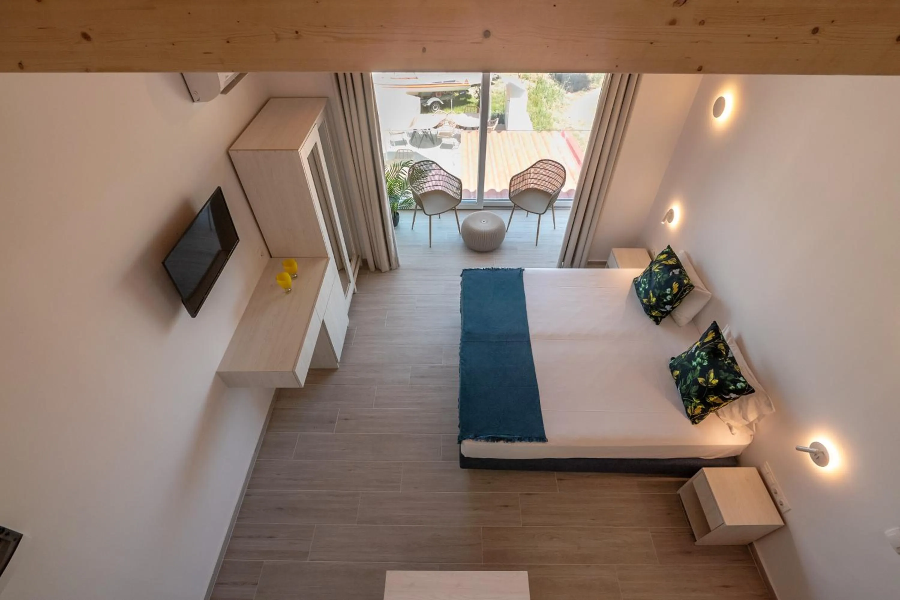 Deluxe Family Room in GT Beach