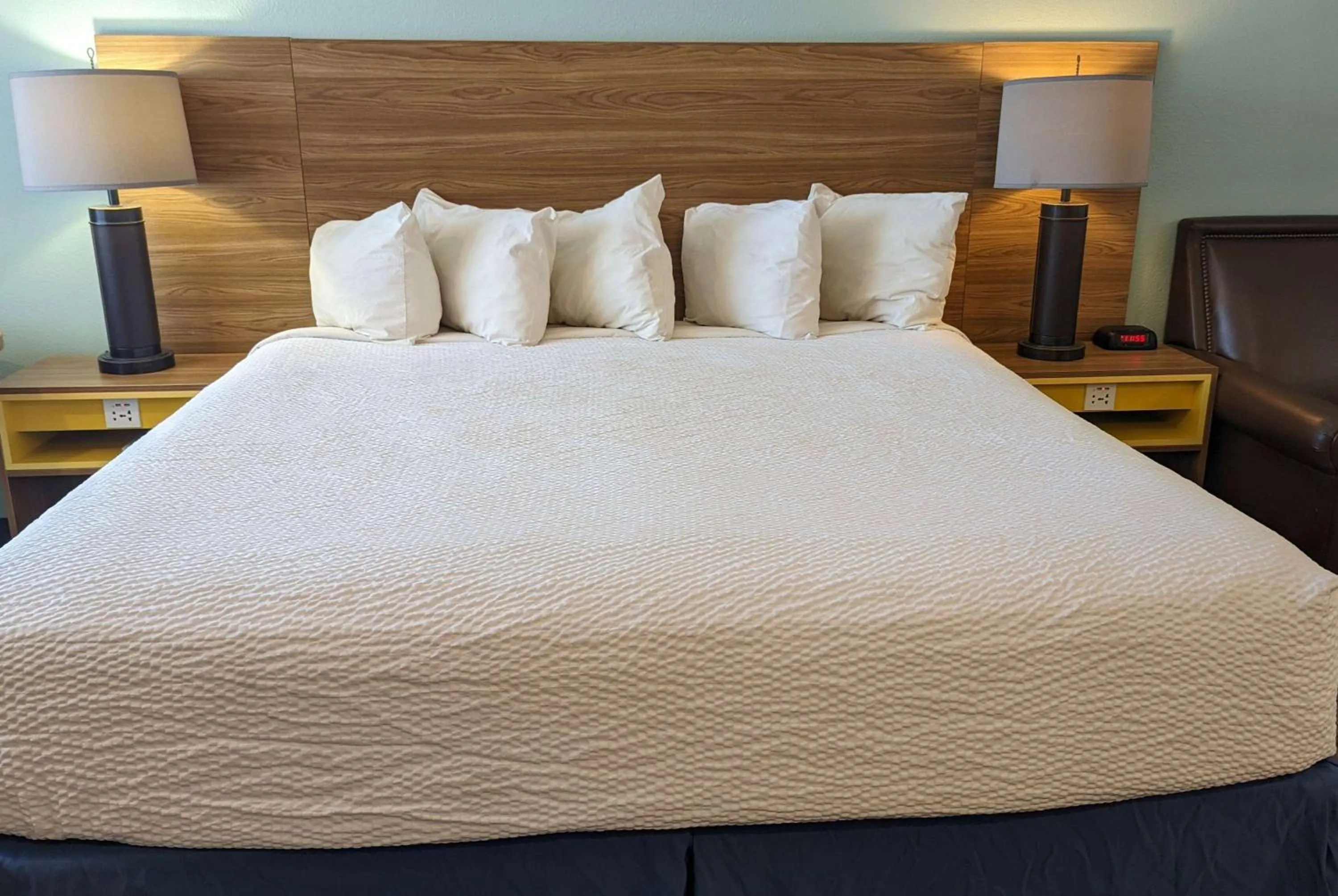 King Room - Mobility Access/Non-Smoking in Days Inn by Wyndham Lake Havasu