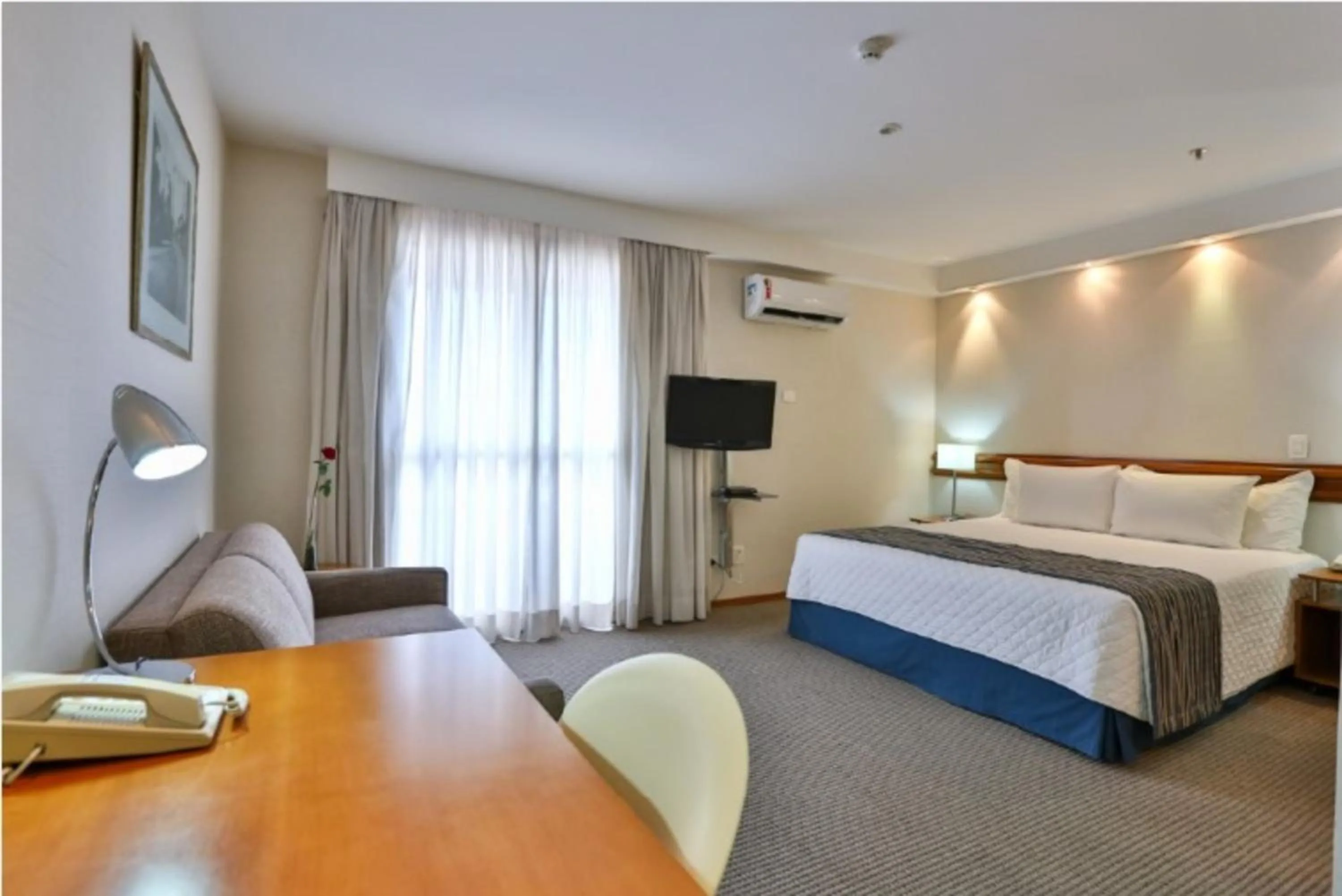 Deluxe King Suite - single occupancy in eSuites Sorocaba by Atlantica