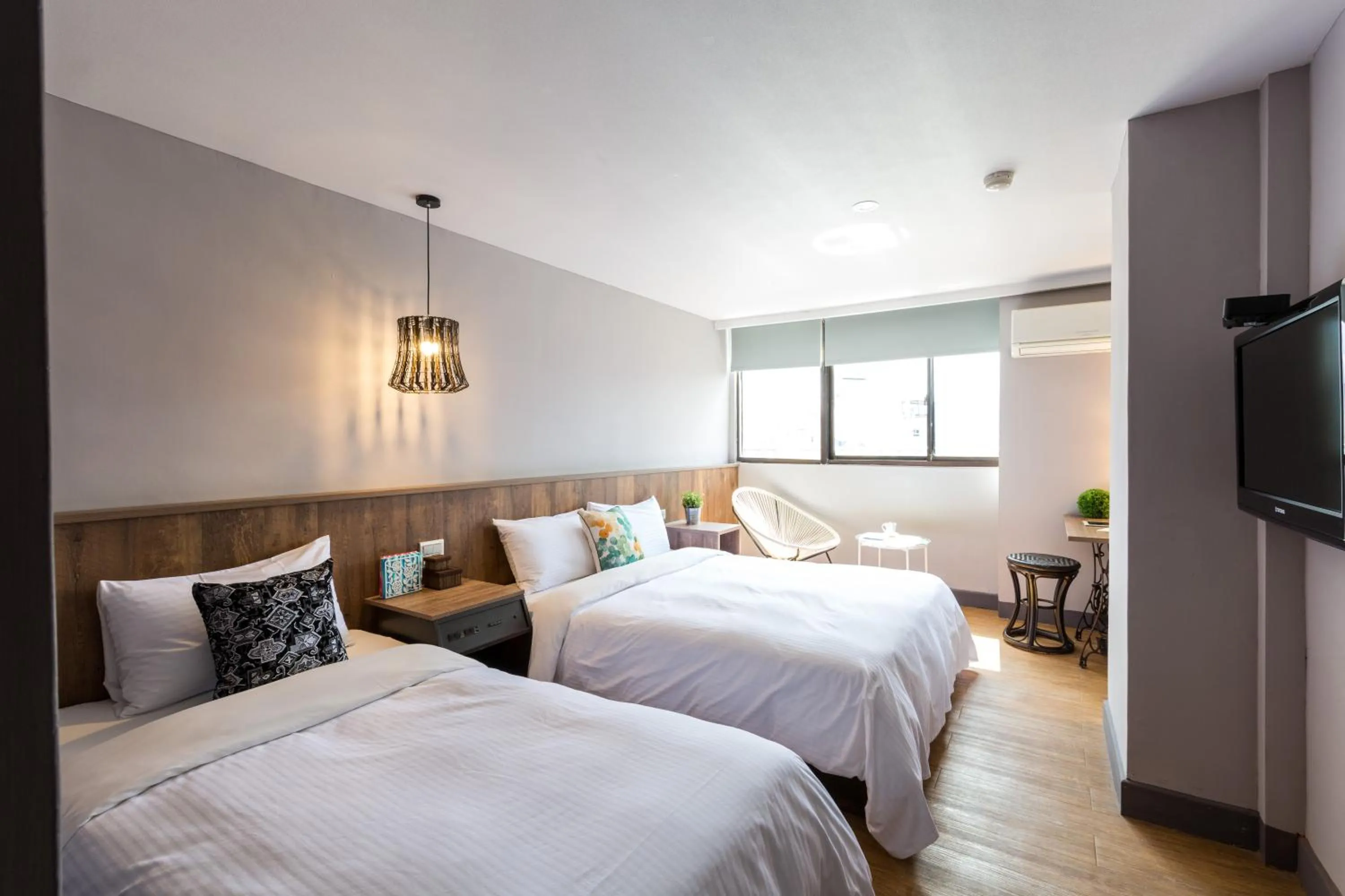 Triple Room with City View in Artch Inn