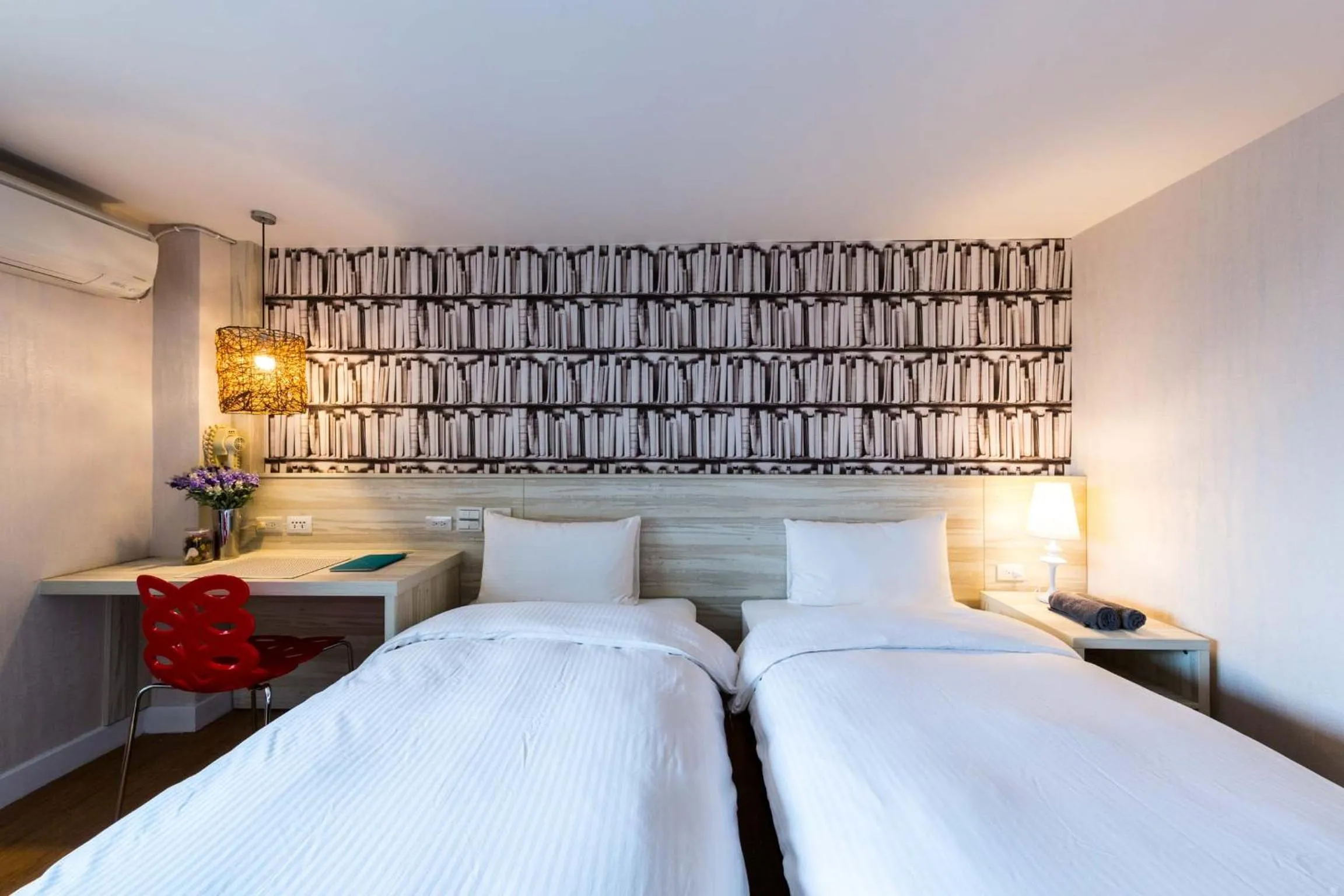 Twin Room with City View in Artch Inn