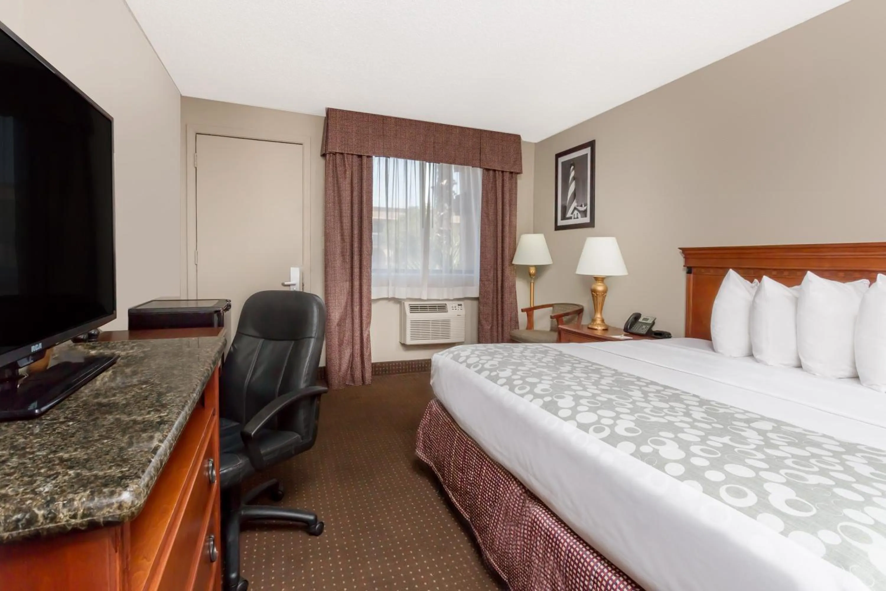 Deluxe King Room - Non-Smoking in Days Inn by Wyndham St Augustine/Historic Downtown