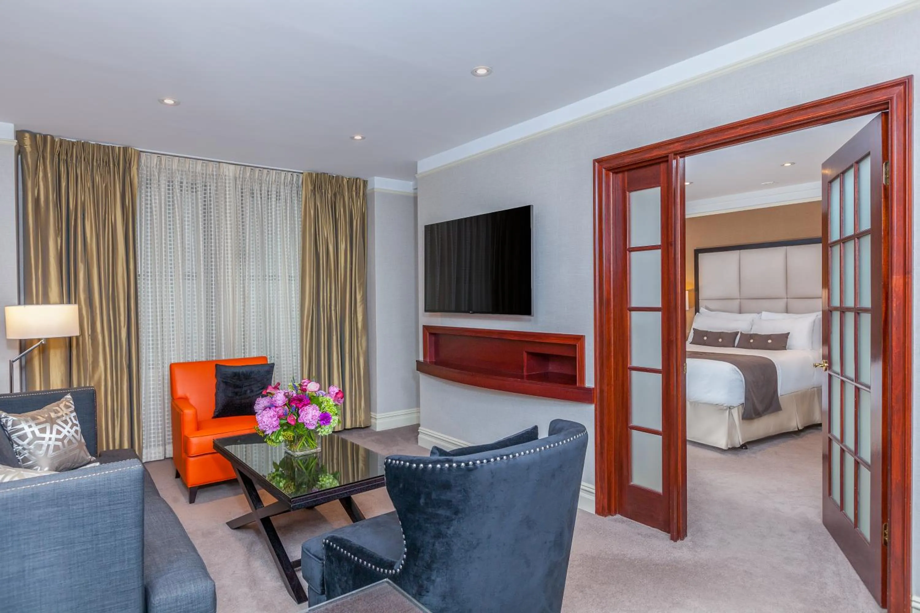 Suite in Fitzpatrick Manhattan