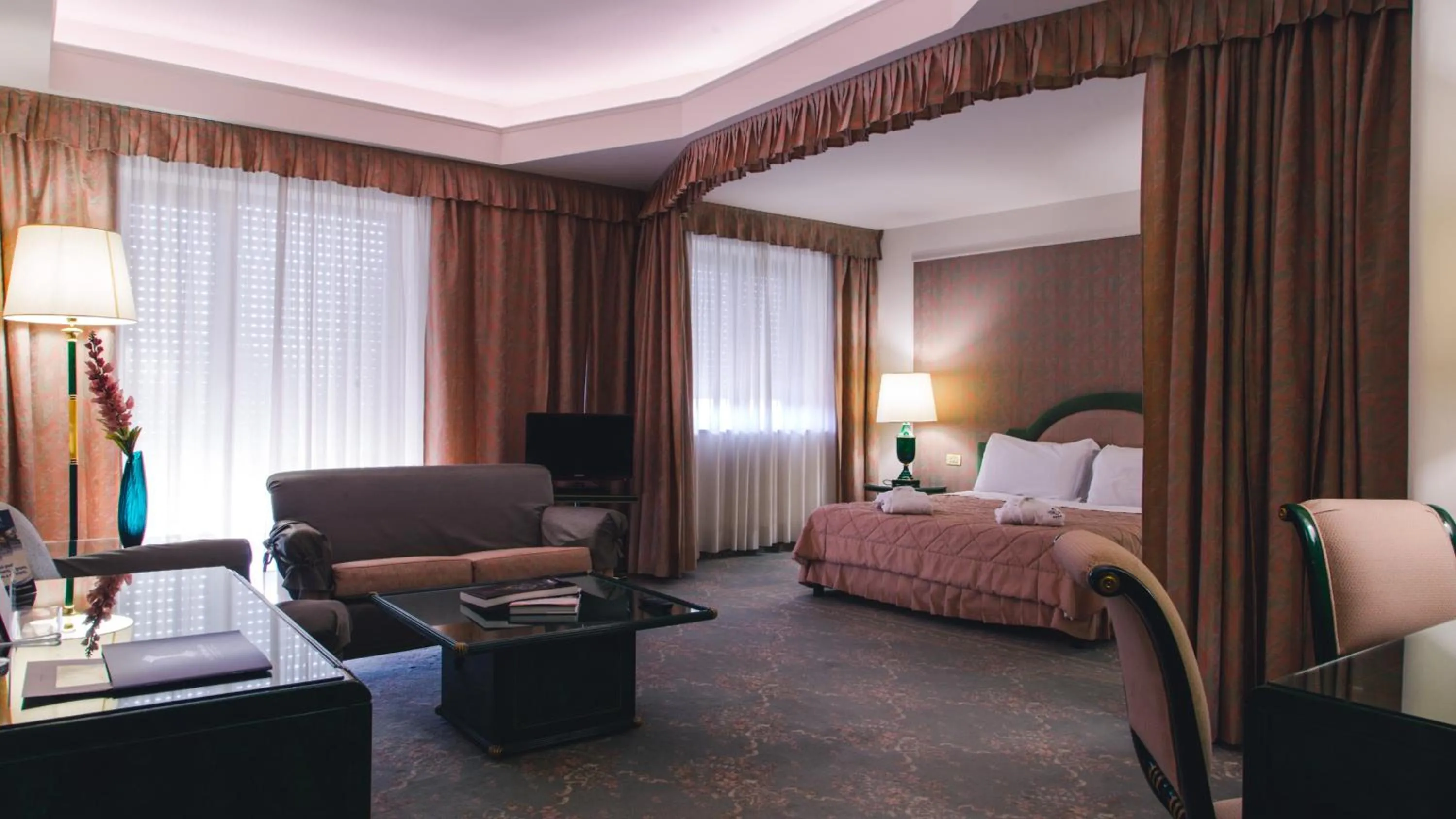 Executive Suite with Sea View in Grand Hotel Excelsior