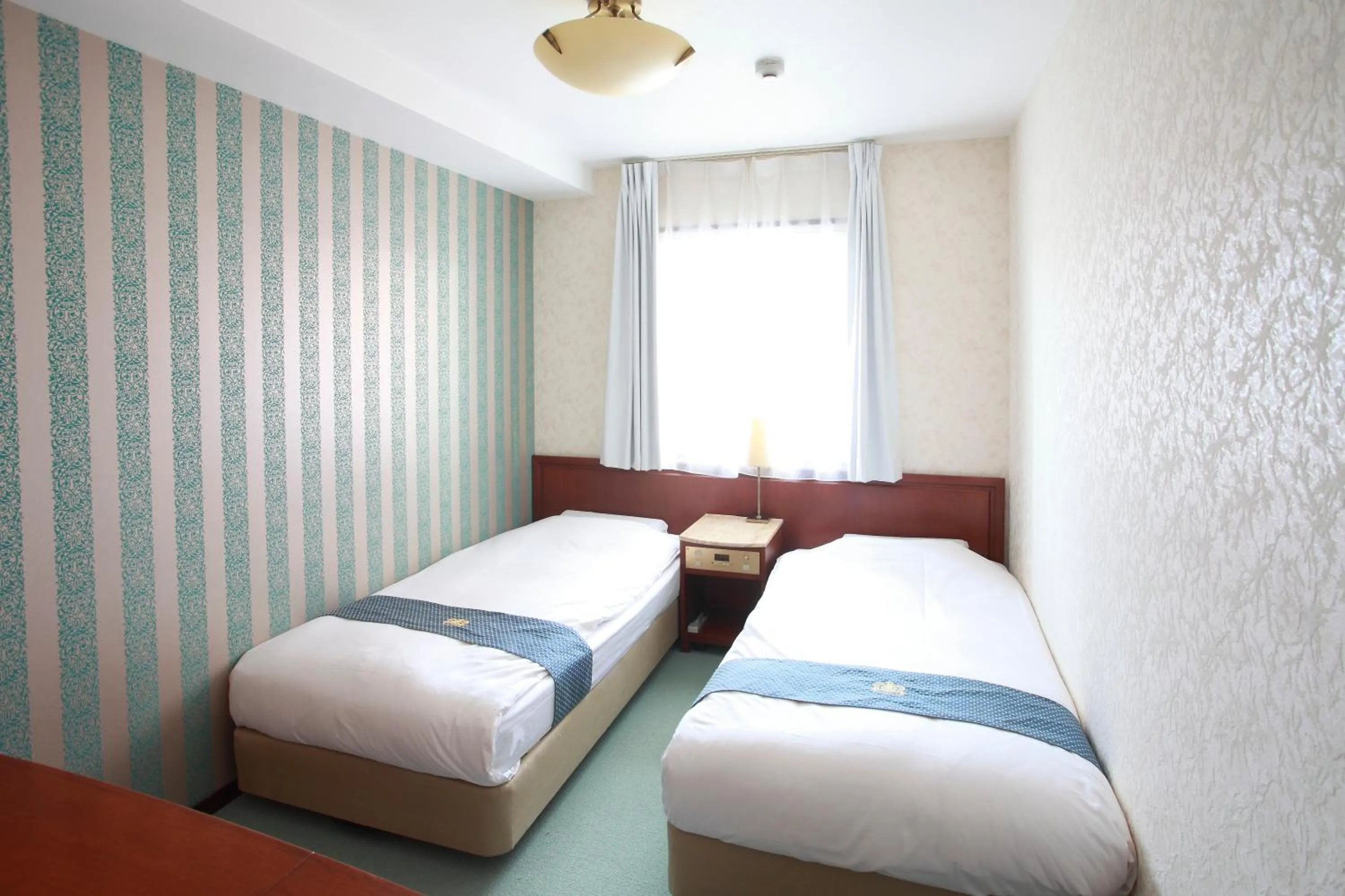 Twin Room - Non-Smoking in New Osaka Hotel Shinsaibashi