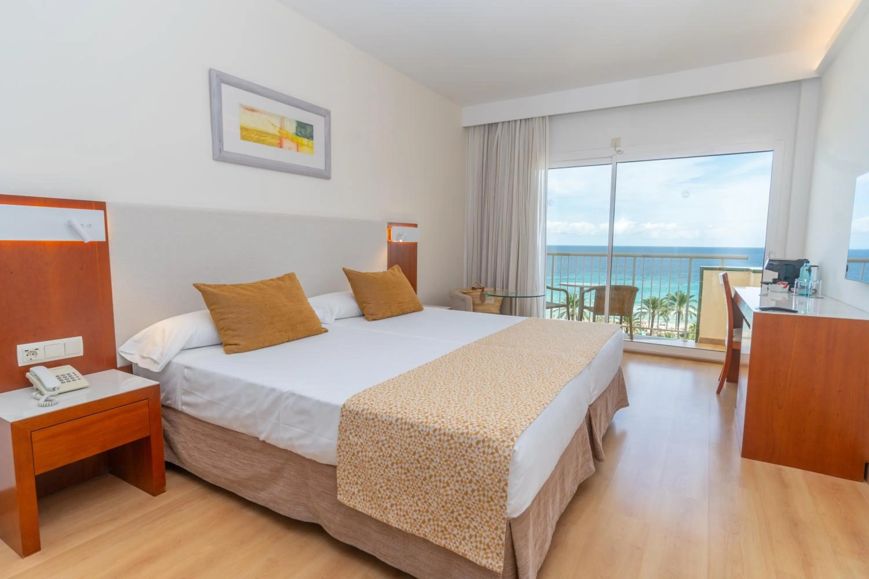 Double Room with Sea View in CM Castell de Mar