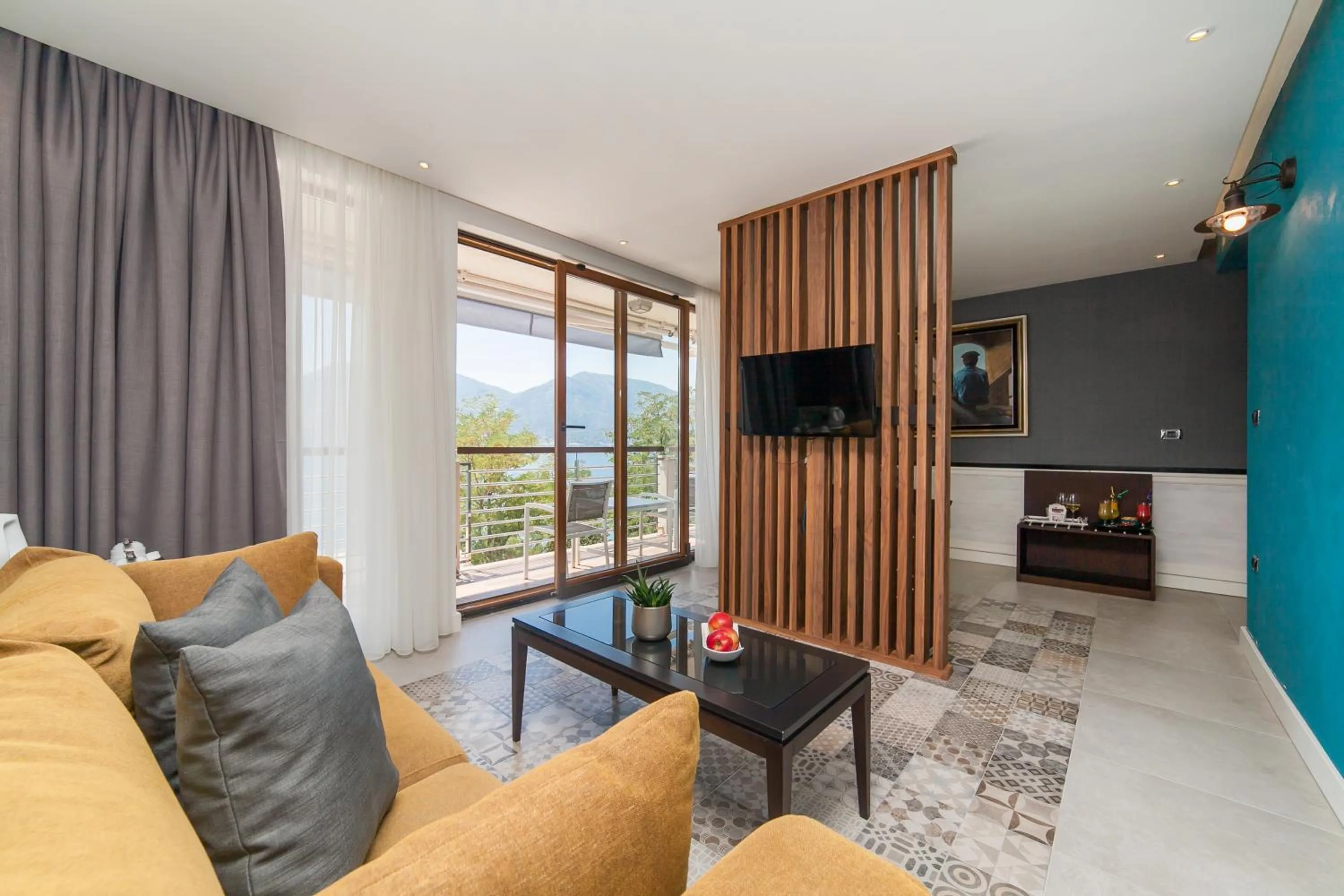 One-Bedroom Suite with Mountain View in Hotel Casa del Mare - Amfora