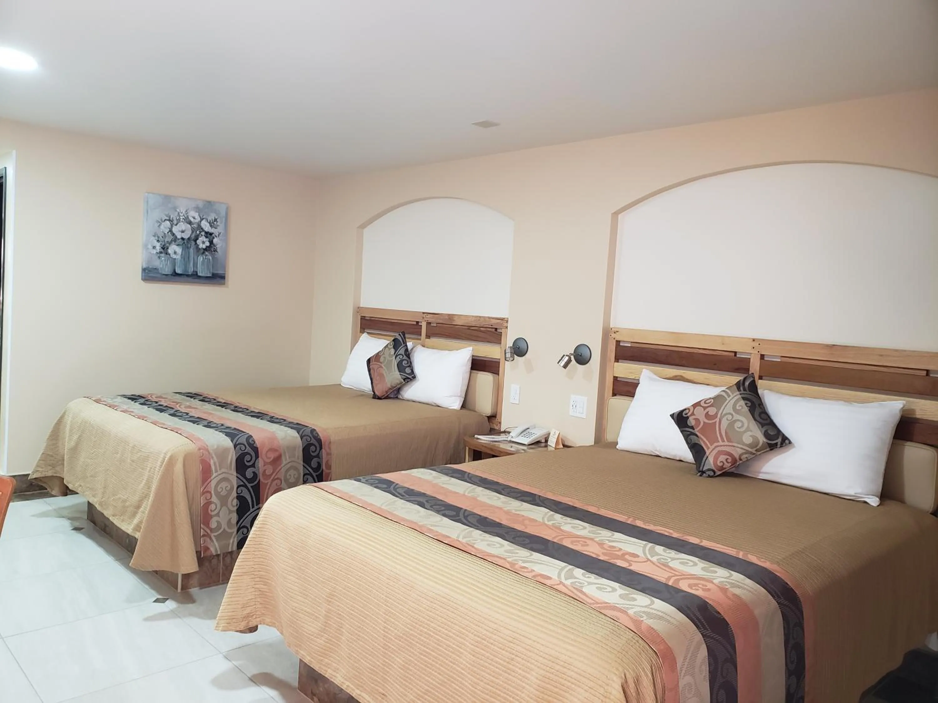 Deluxe Quadruple Room in La Villa de Zaragoza