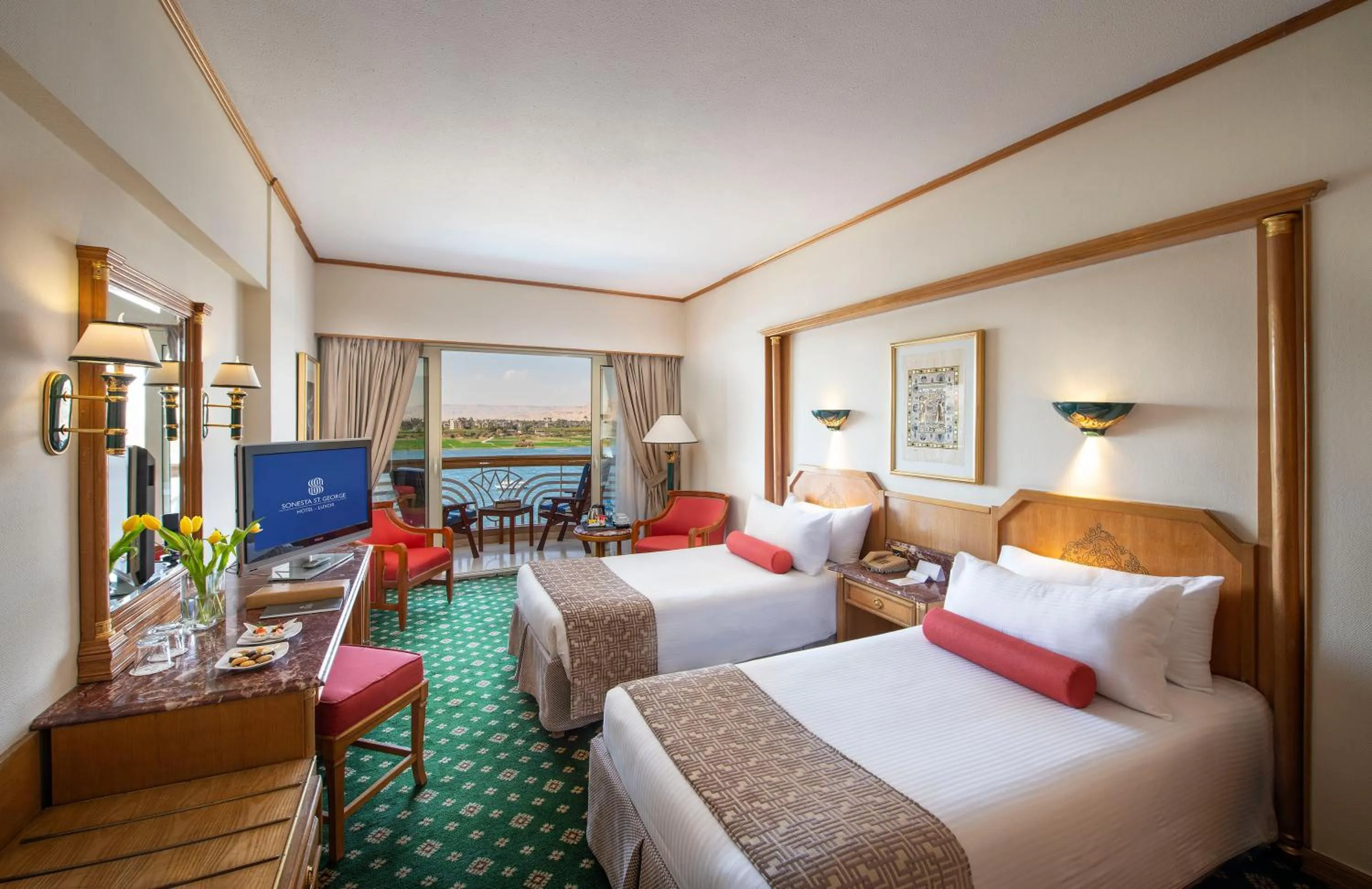 Deluxe Front Nile View Room in Sonesta St. George Hotel - Convention Center