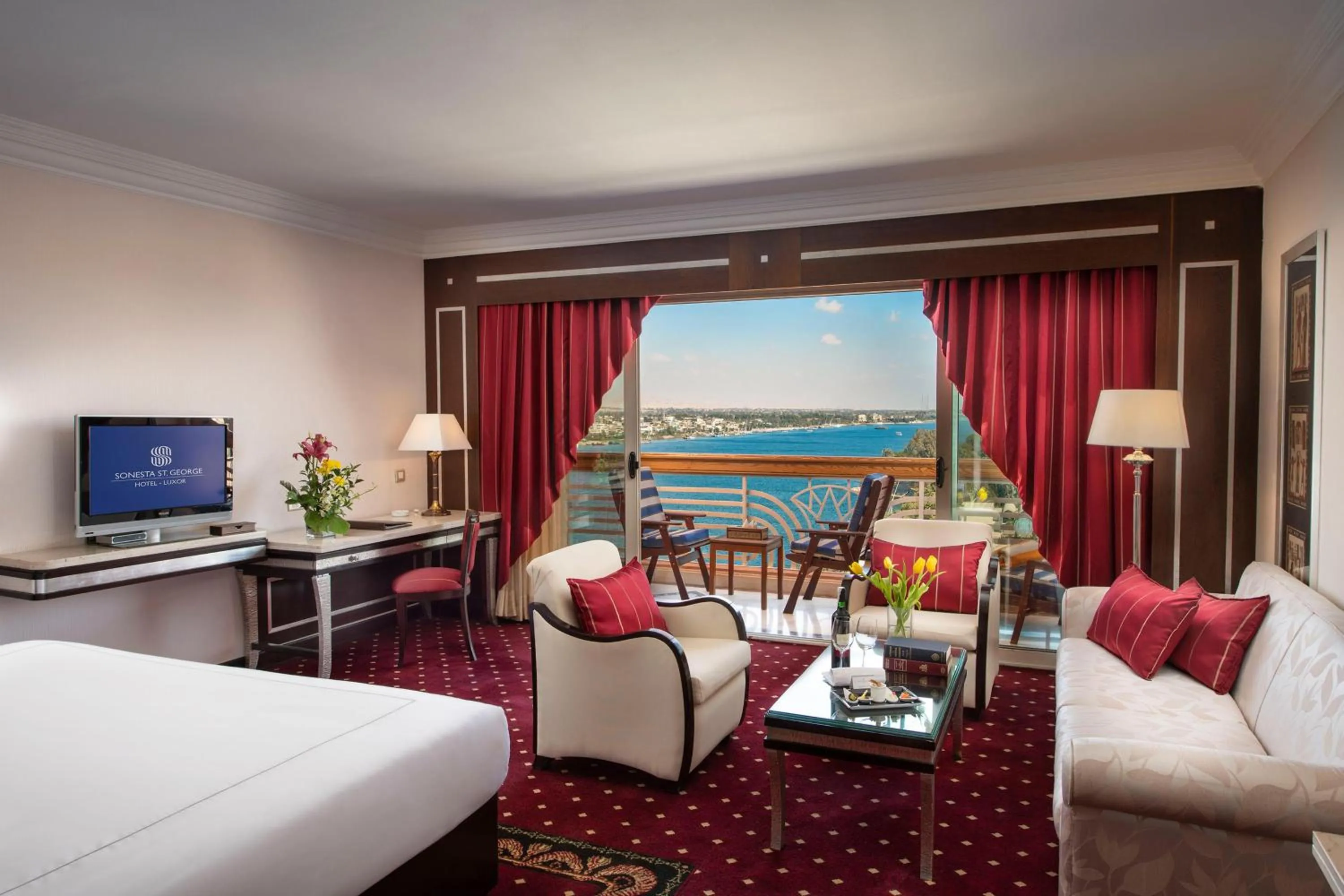 Prestige Suite in Sonesta St. George Hotel - Convention Center