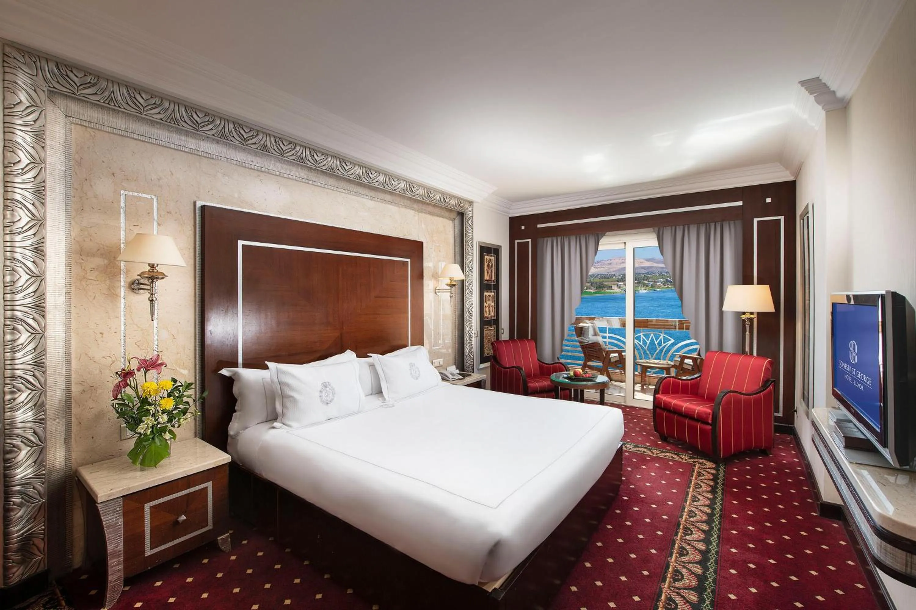 Royal Club Front Nile View Room in Sonesta St. George Hotel - Convention Center