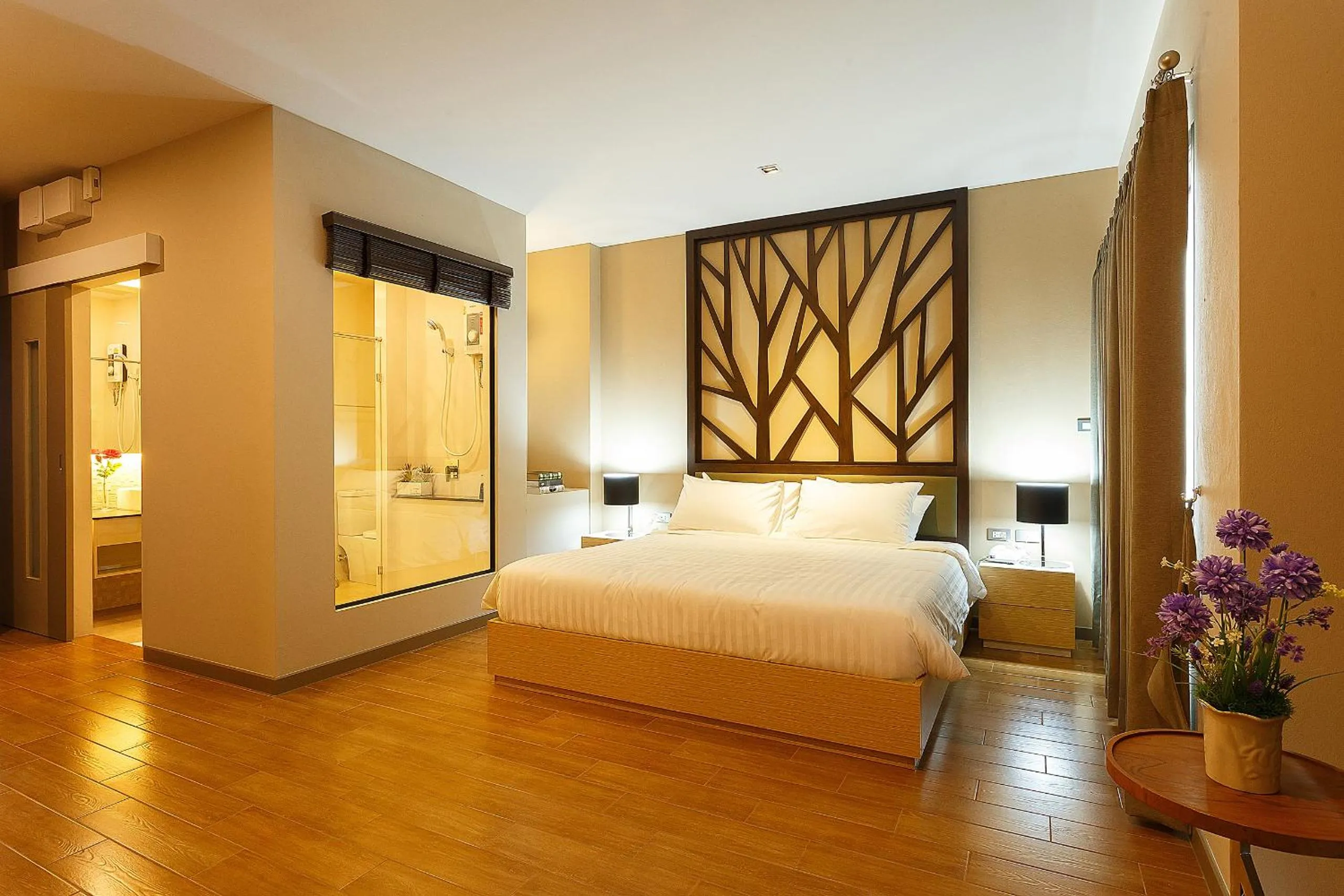 Deluxe King Room in Green Point Residence Hotel