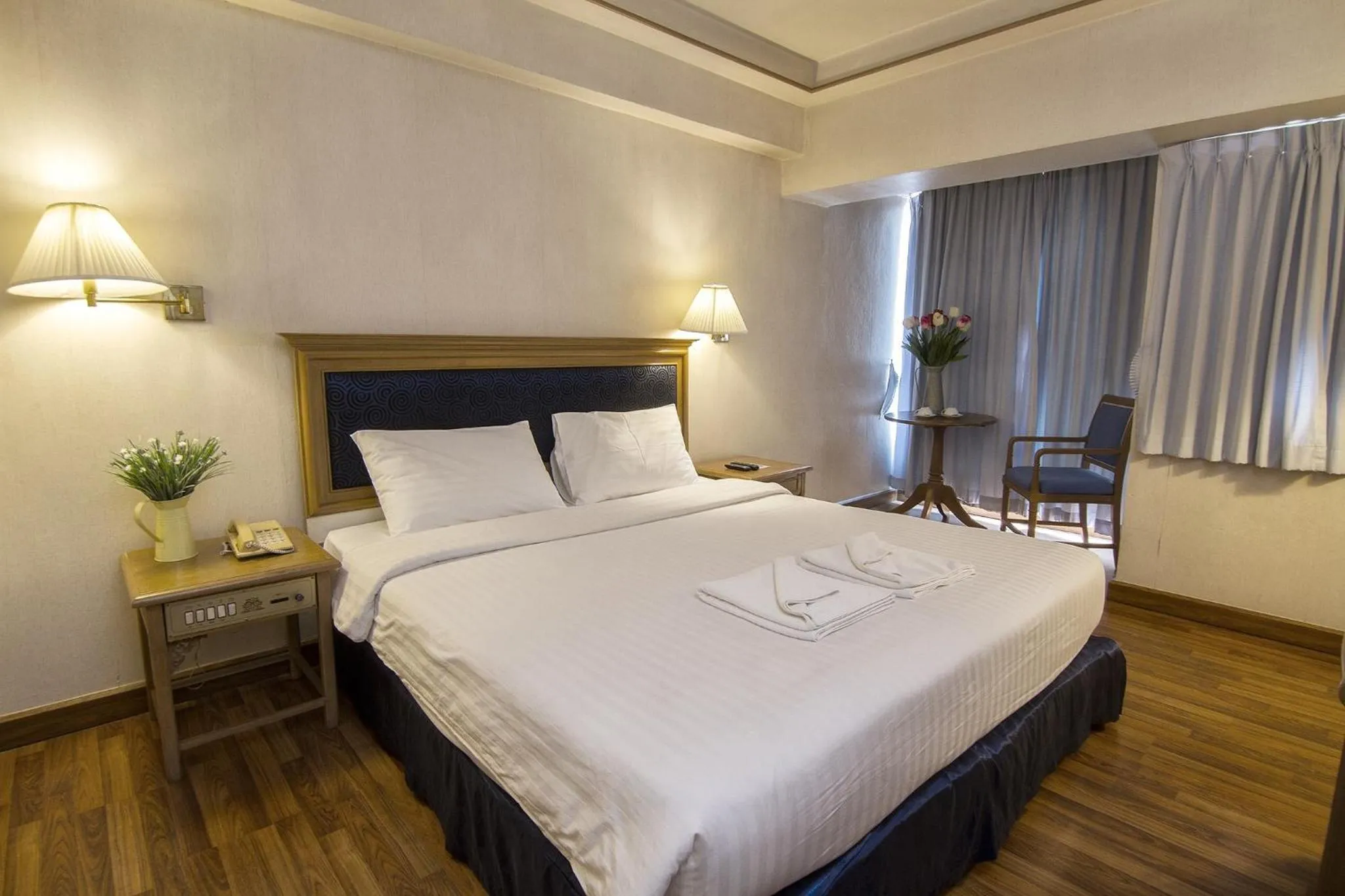 Superior Classic Room in Bossotel Chiang Mai