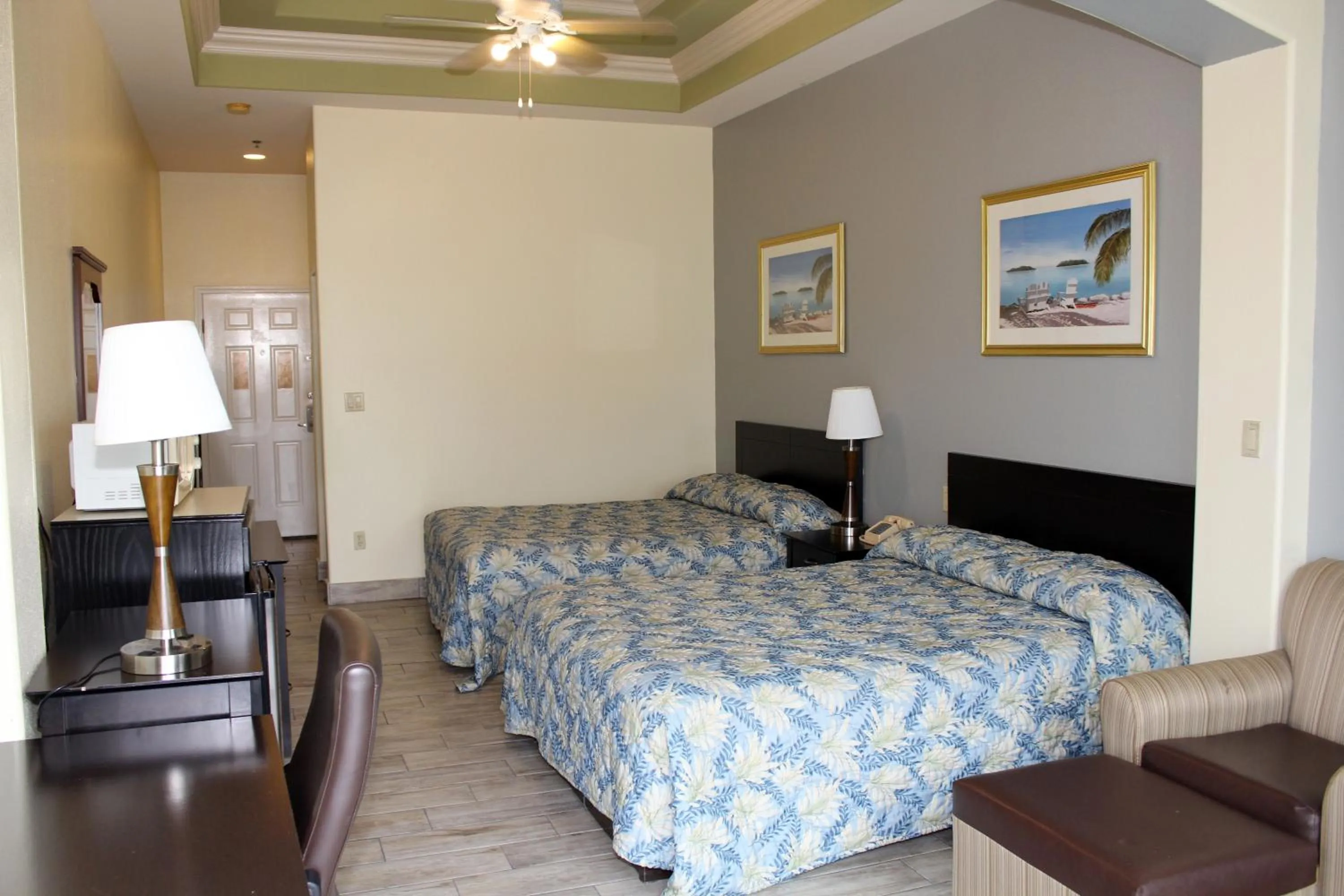 Queen Room with Pool View in Casa Bella Hotel and Suites