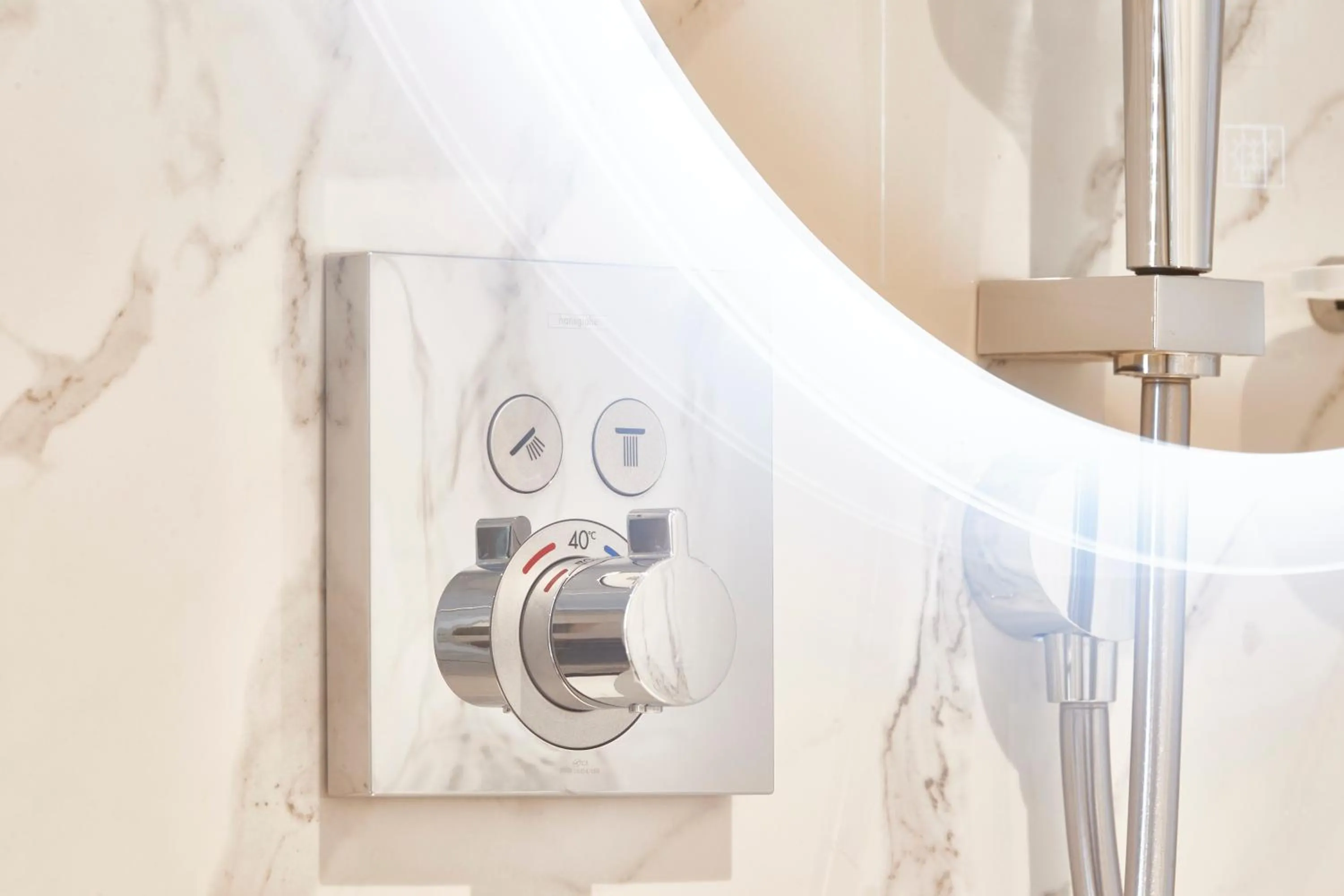 Junior King Suite with Sofa Bed in Best Western Premier Hotel des Vignes et des Anges