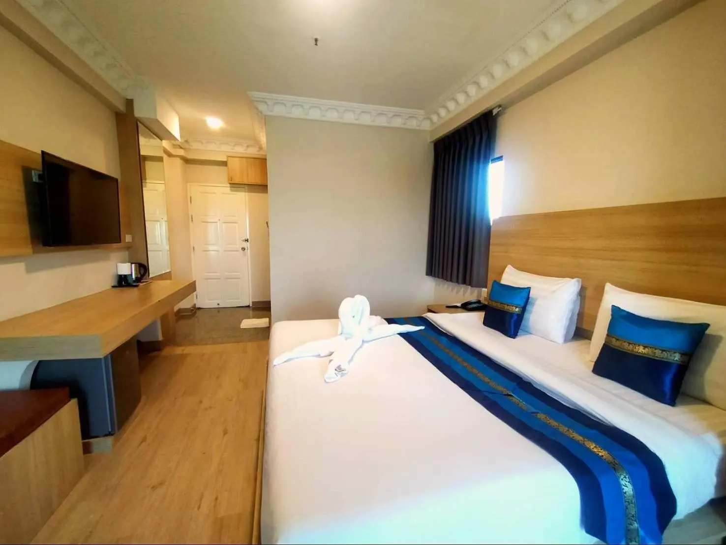 Deluxe Double Room in Tara Lake