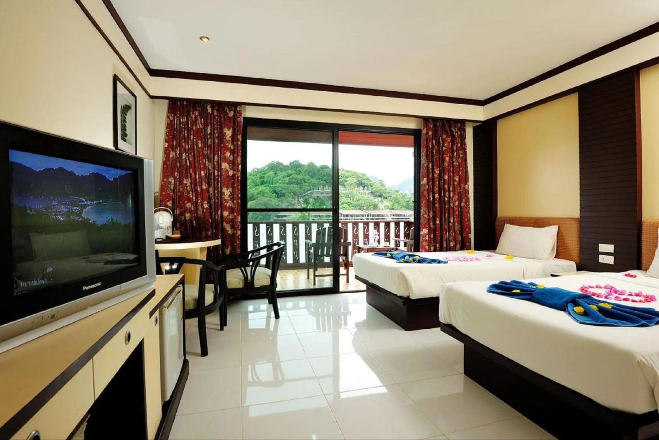 Superior Double or Twin Room with Sea View in Phi Phi Arboreal Resort