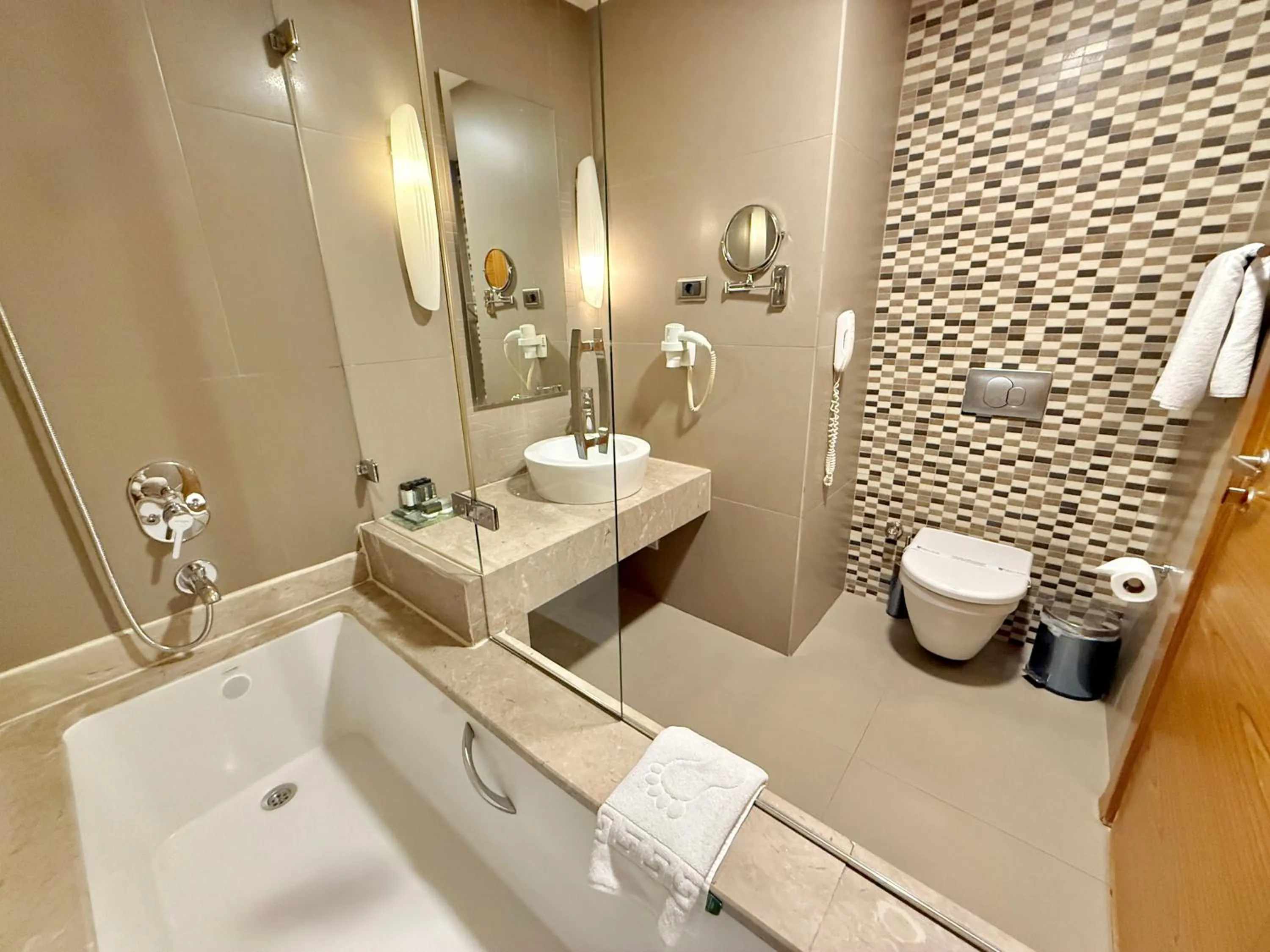 Double Room with Sea View in The Green Park Pendik