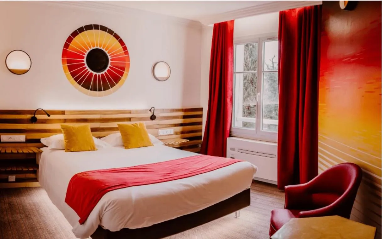 Superior King Room in Hôtel L'Yeuse - Teritoria
