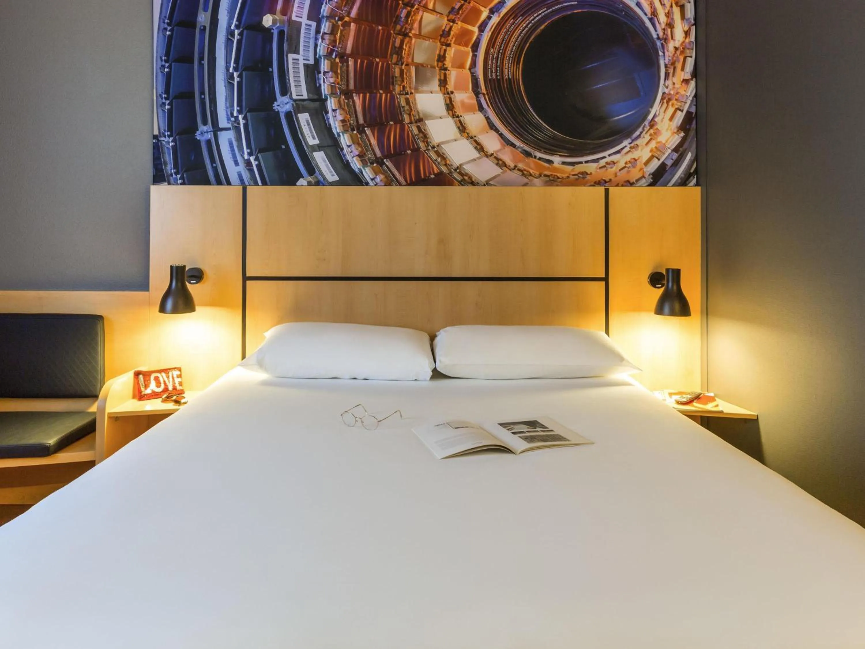 Standard Double Room in ibis Genève Petit Lancy