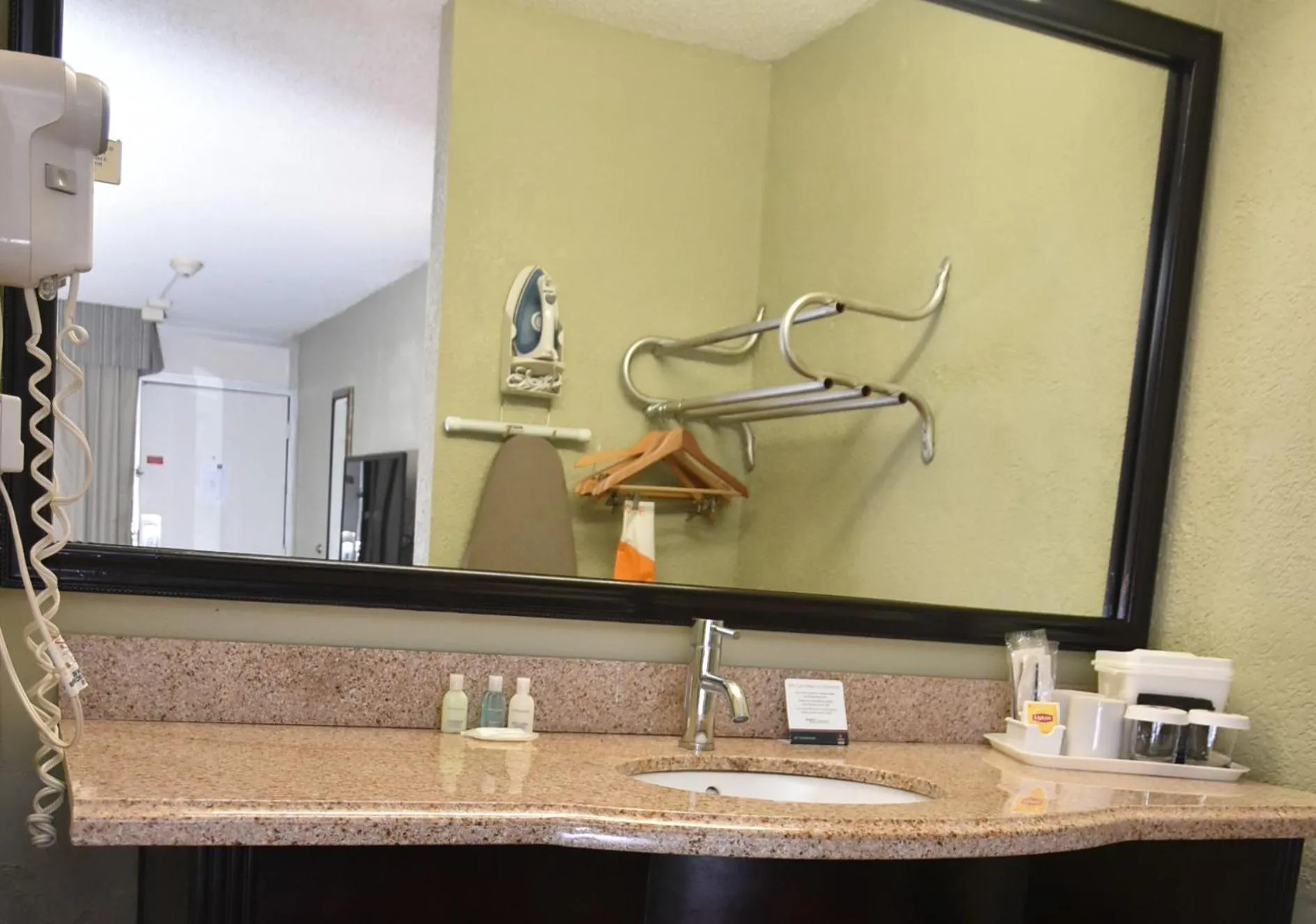 Deluxe King Room with Bath Tub - Mobility/Hearing Accessible - Non-Smoking in Days Inn by Wyndham Stuart