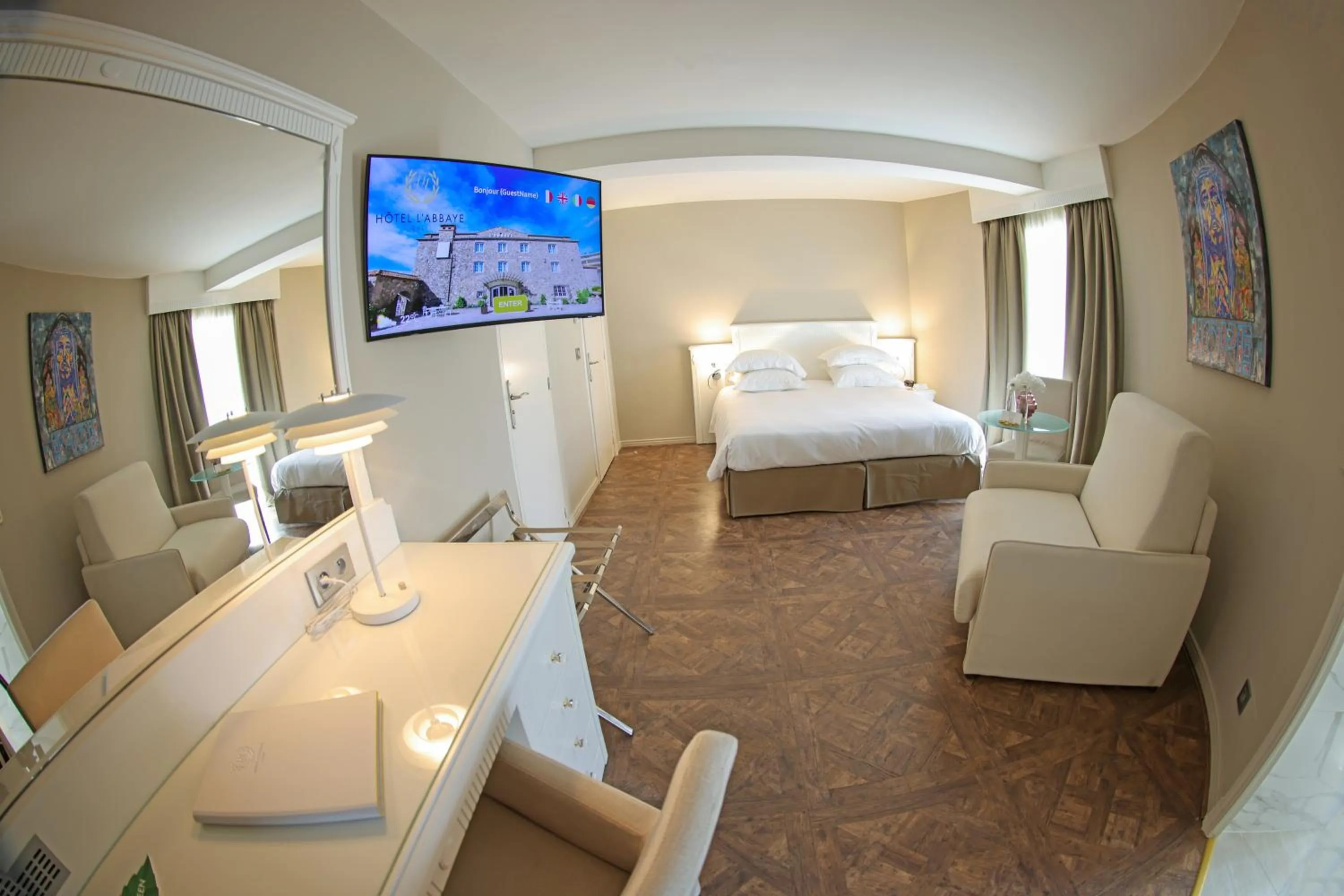 Comfort Triple Room in Hôtel L'Abbaye