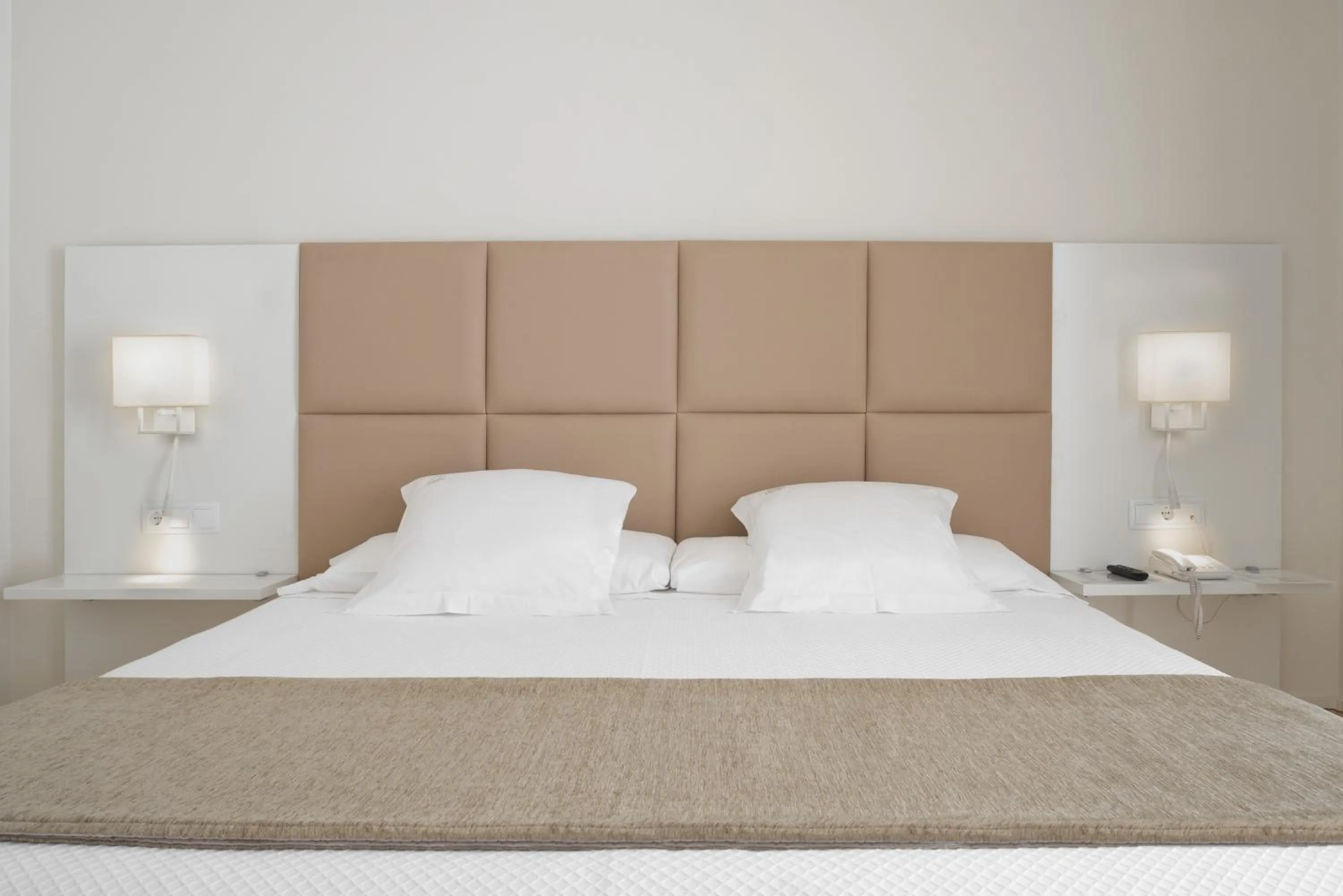 Double or Twin Room in Hotel Pirineos Figueres by Pierre & Vacances