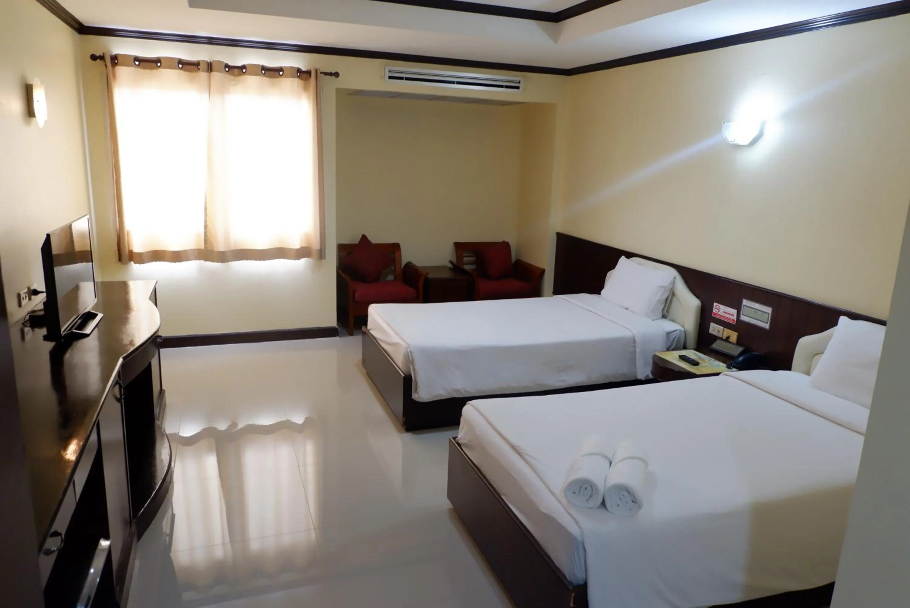 Standard Twin Room in Auychai Grand Hotel