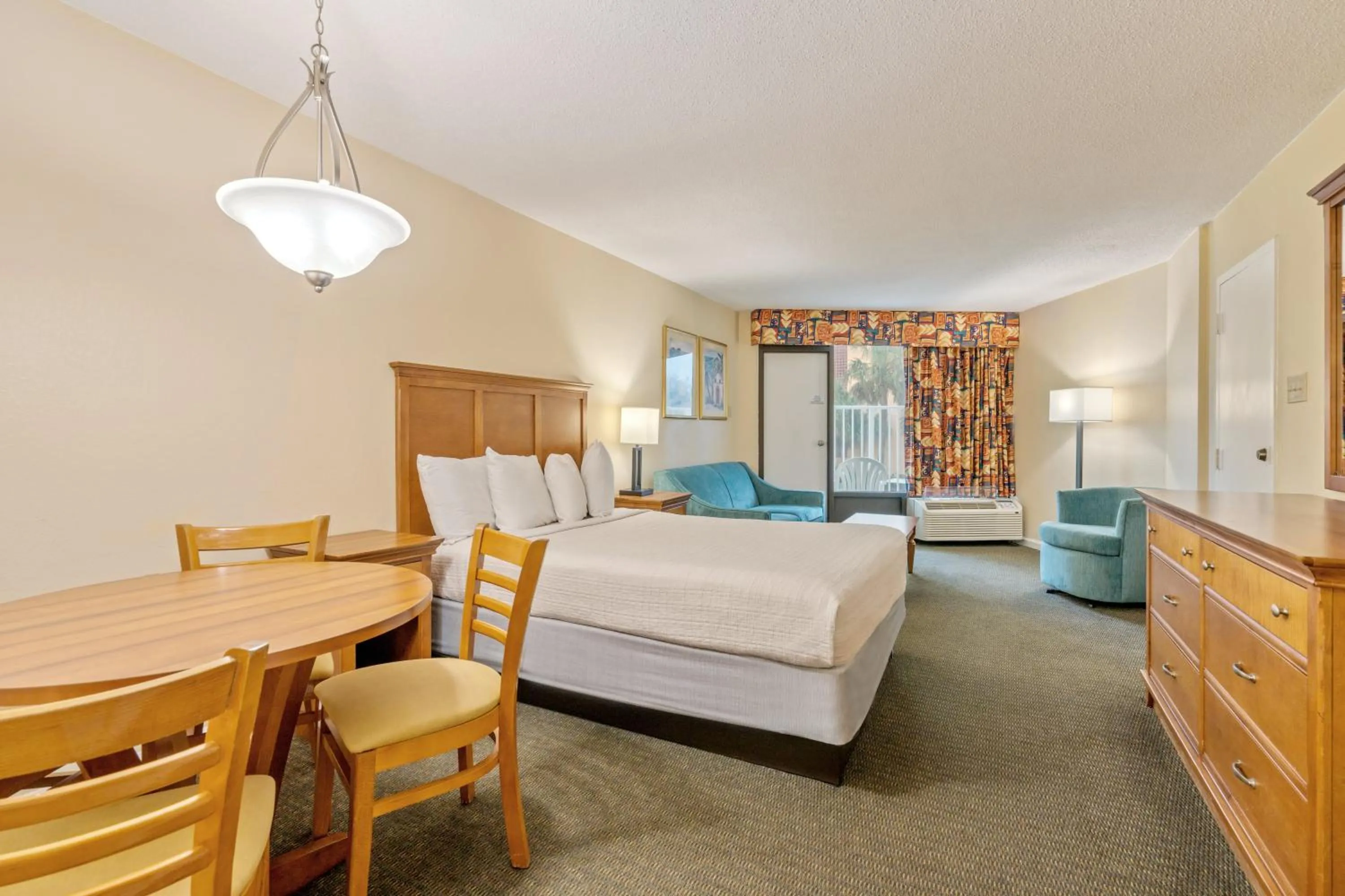 Standard Suite in Caravelle Resort