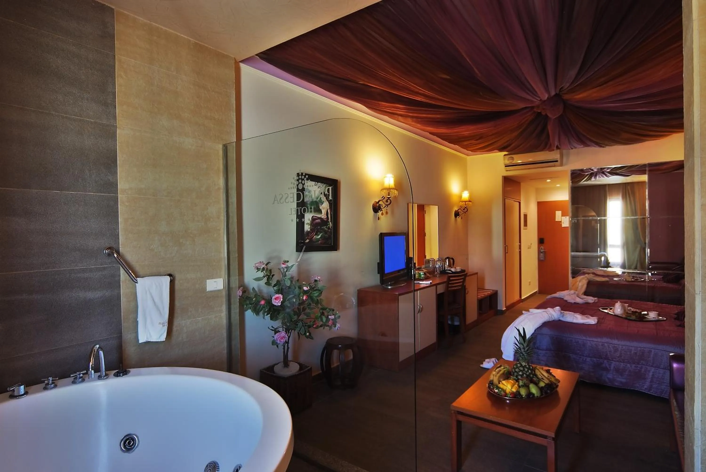 Romantic Suite in Princessa Hotel