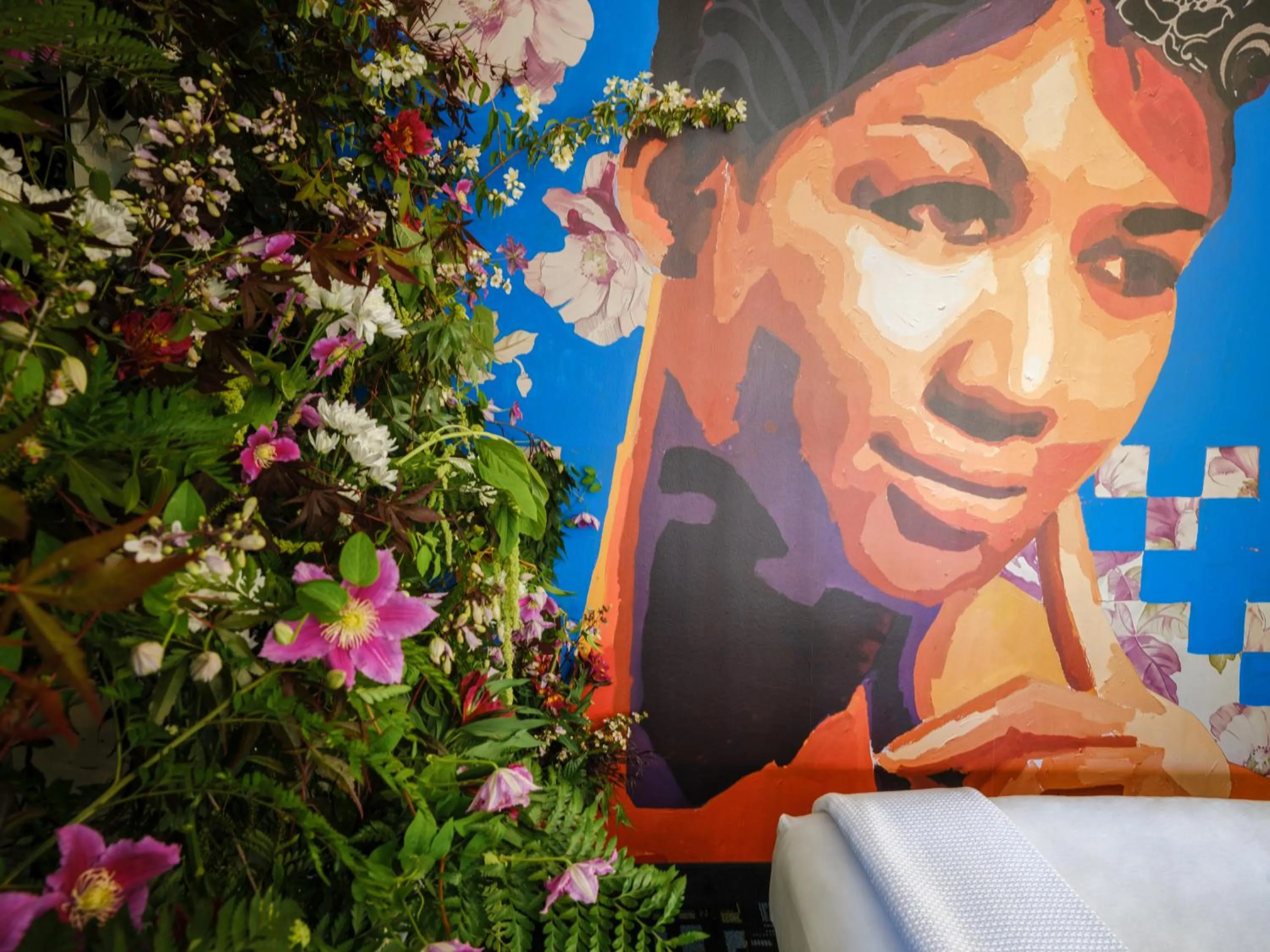 Opener Queen Room in Jupiter Hotel