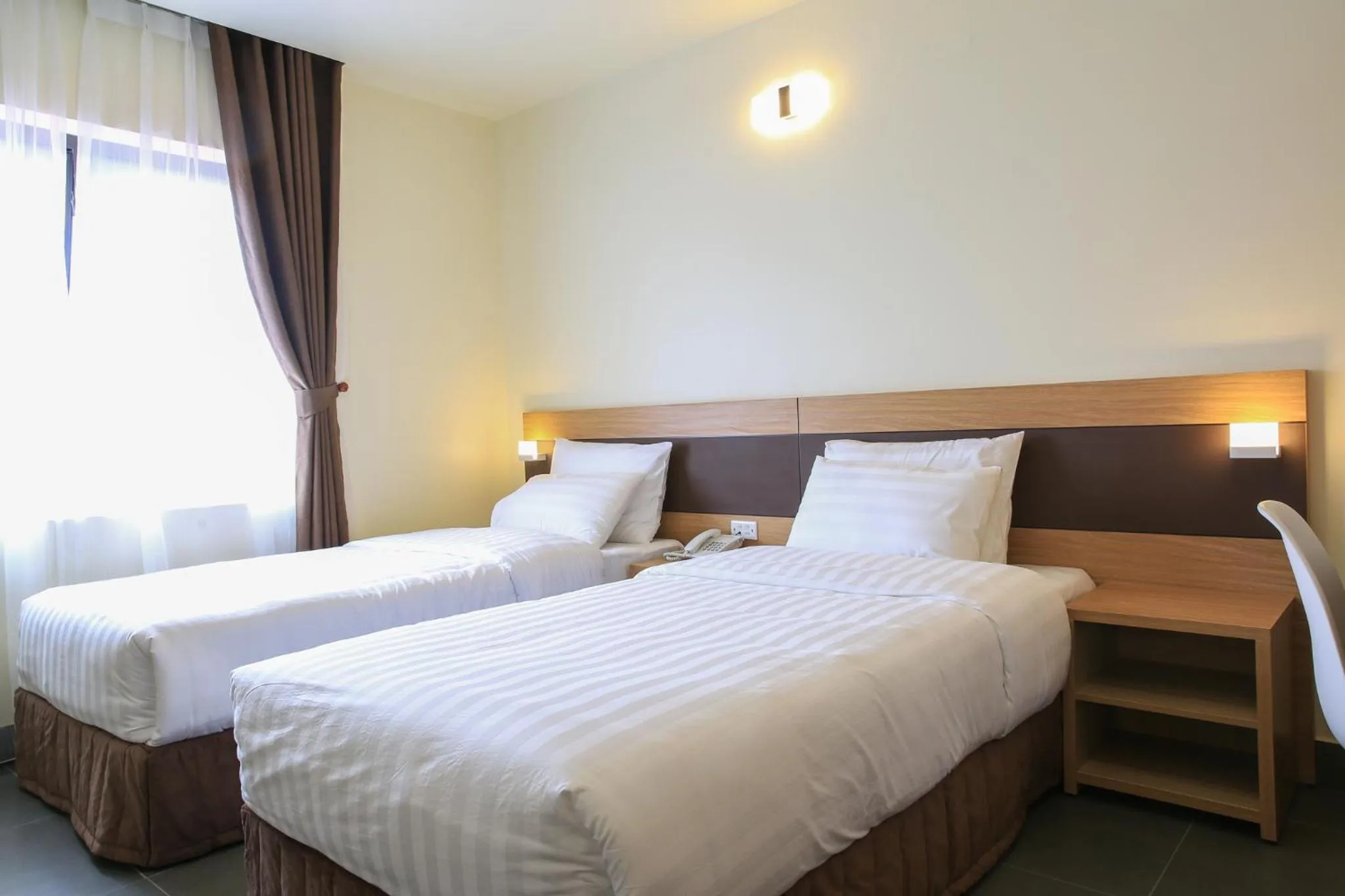 Deluxe Twin Room in Punt Hotel