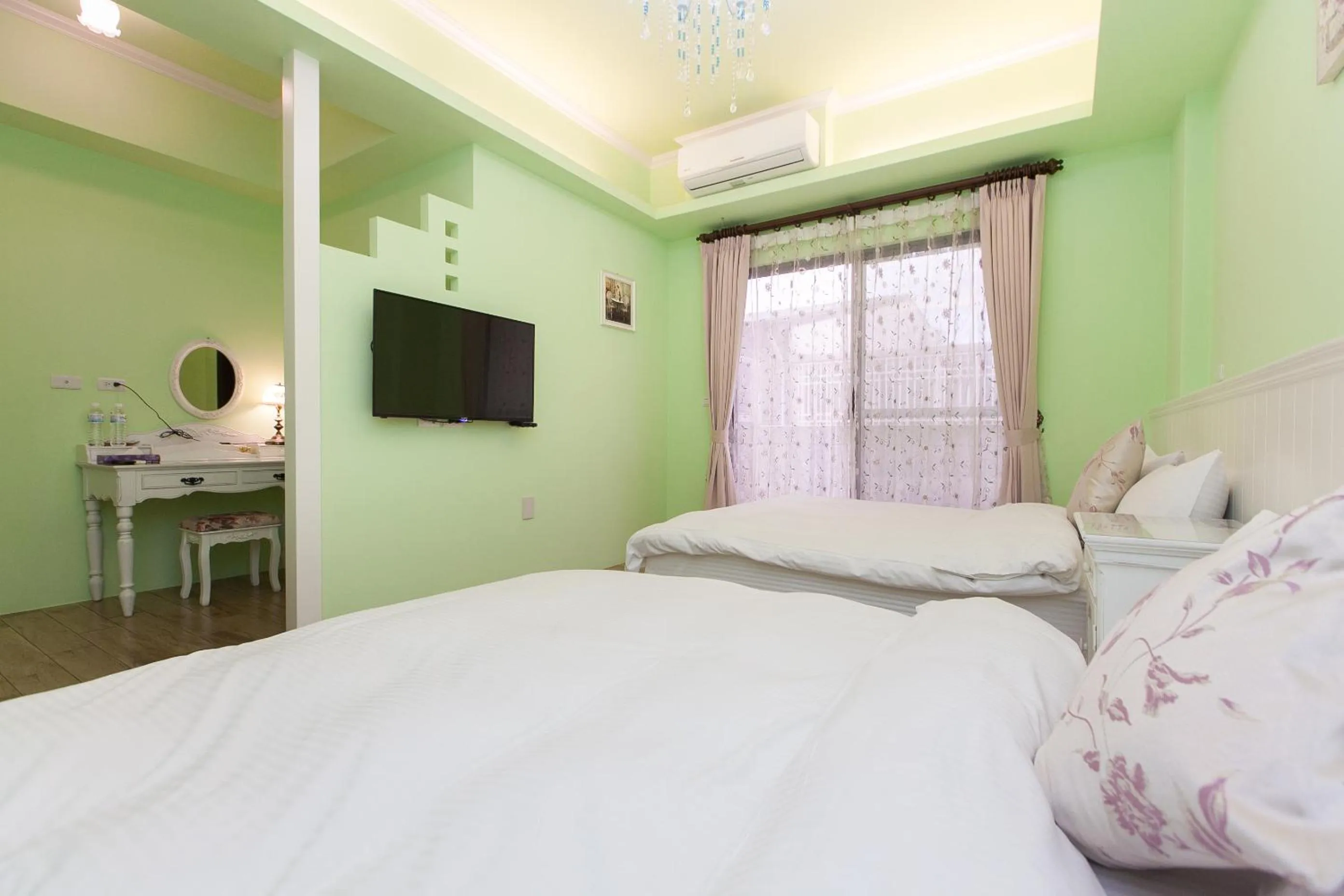 Deluxe Triple Room in Iris Guest House