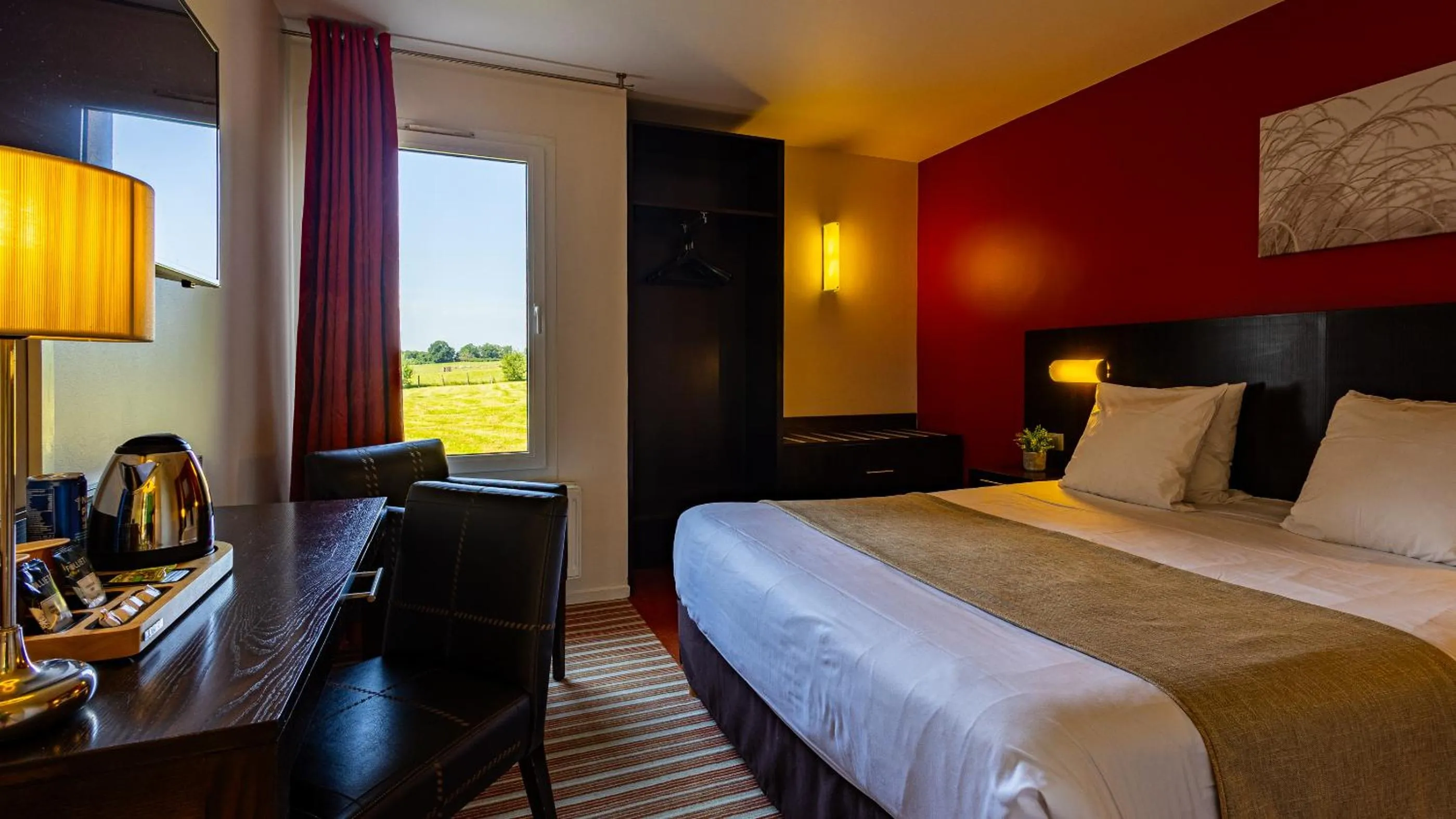 Double Room - Disability Access in Logis Hostellerie D'Aussois