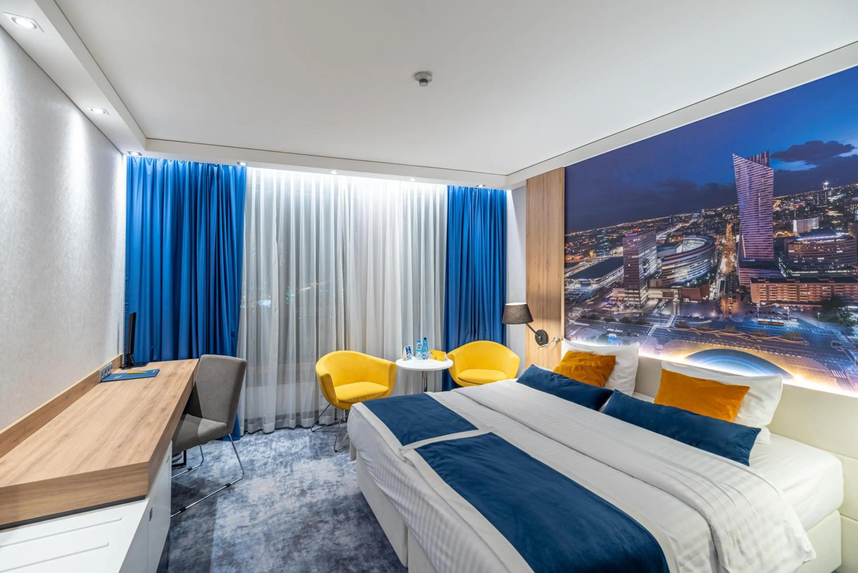 Superior King Room in Golden Tulip Warsaw Airport