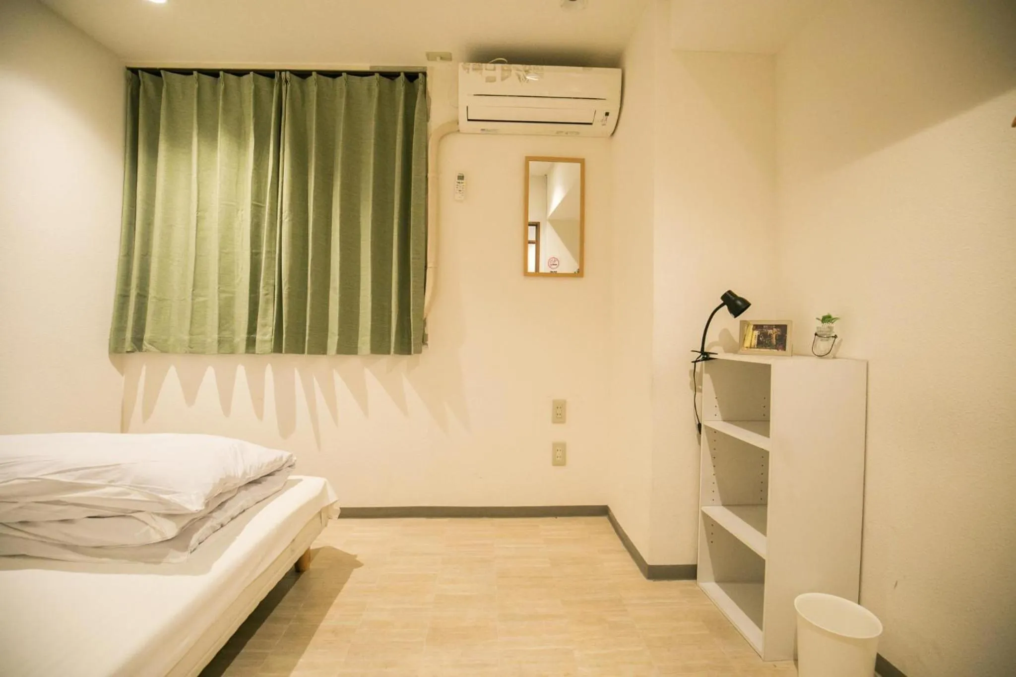 Single Room with Shared Bathroom - D in 123 Guesthouse
