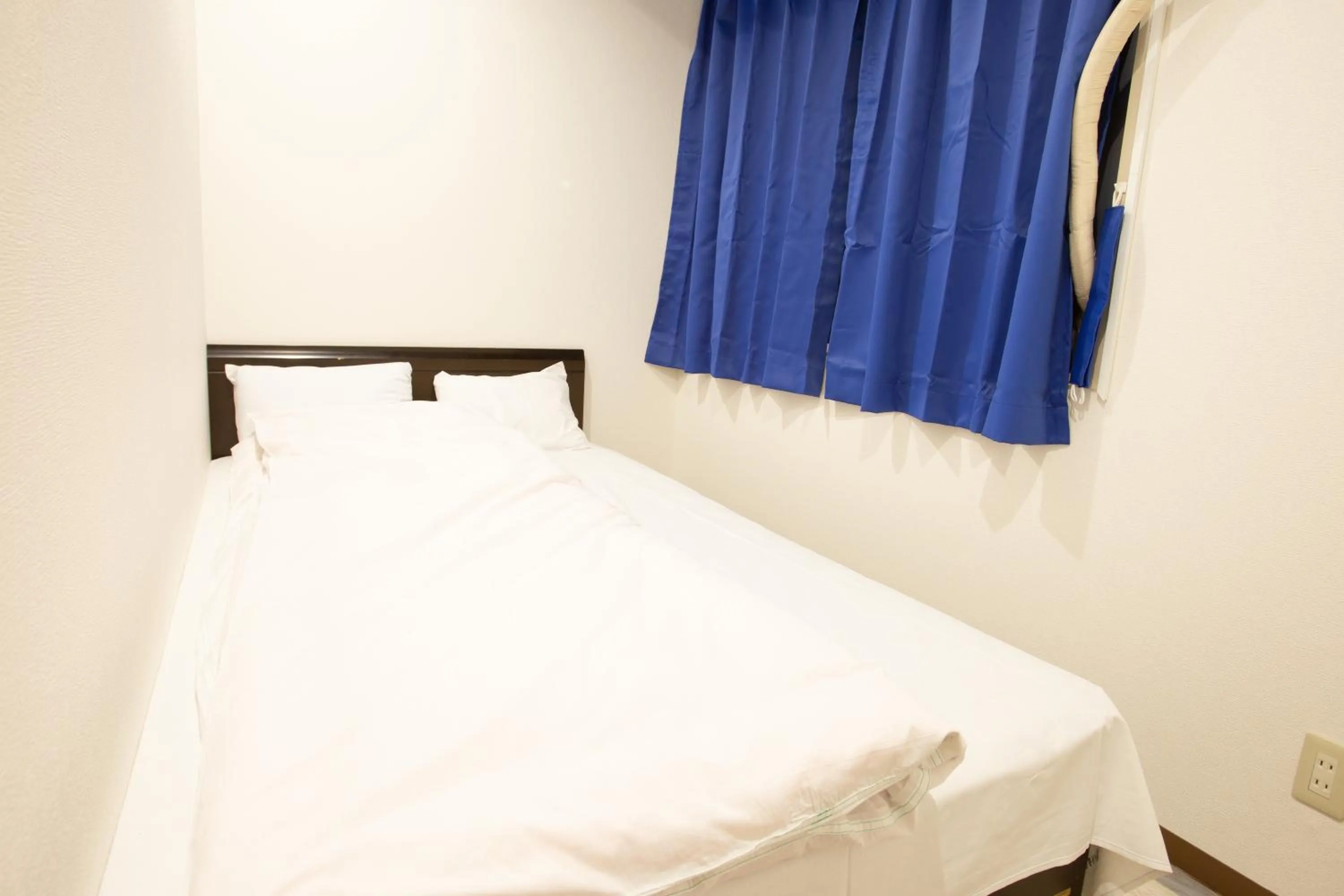 Double Room with Small Double Bed and Shared Bathroom - L in 123 Guesthouse