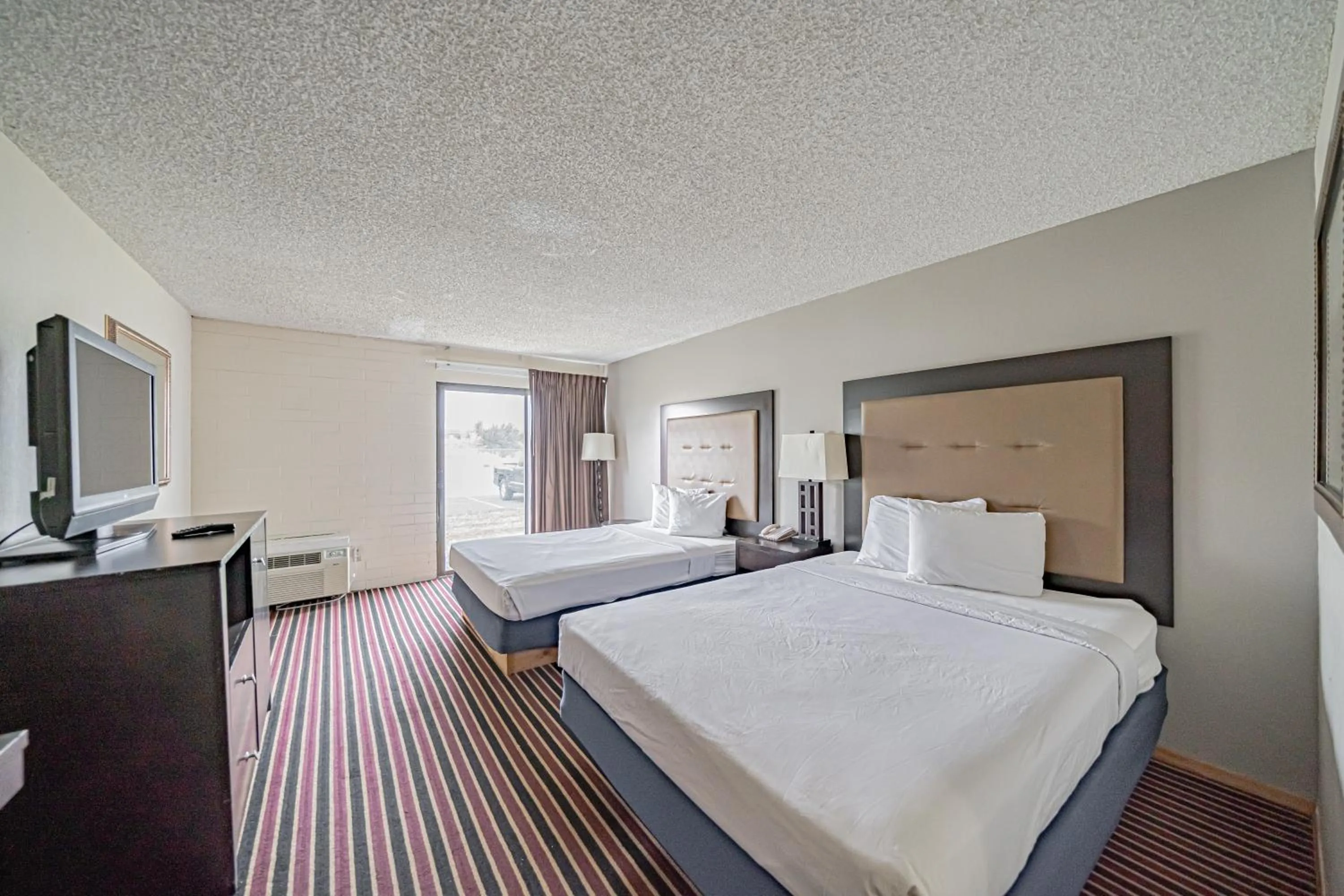 Queen Room - Disability Access - Roll in Shower in Motel 6 Pocatello ID