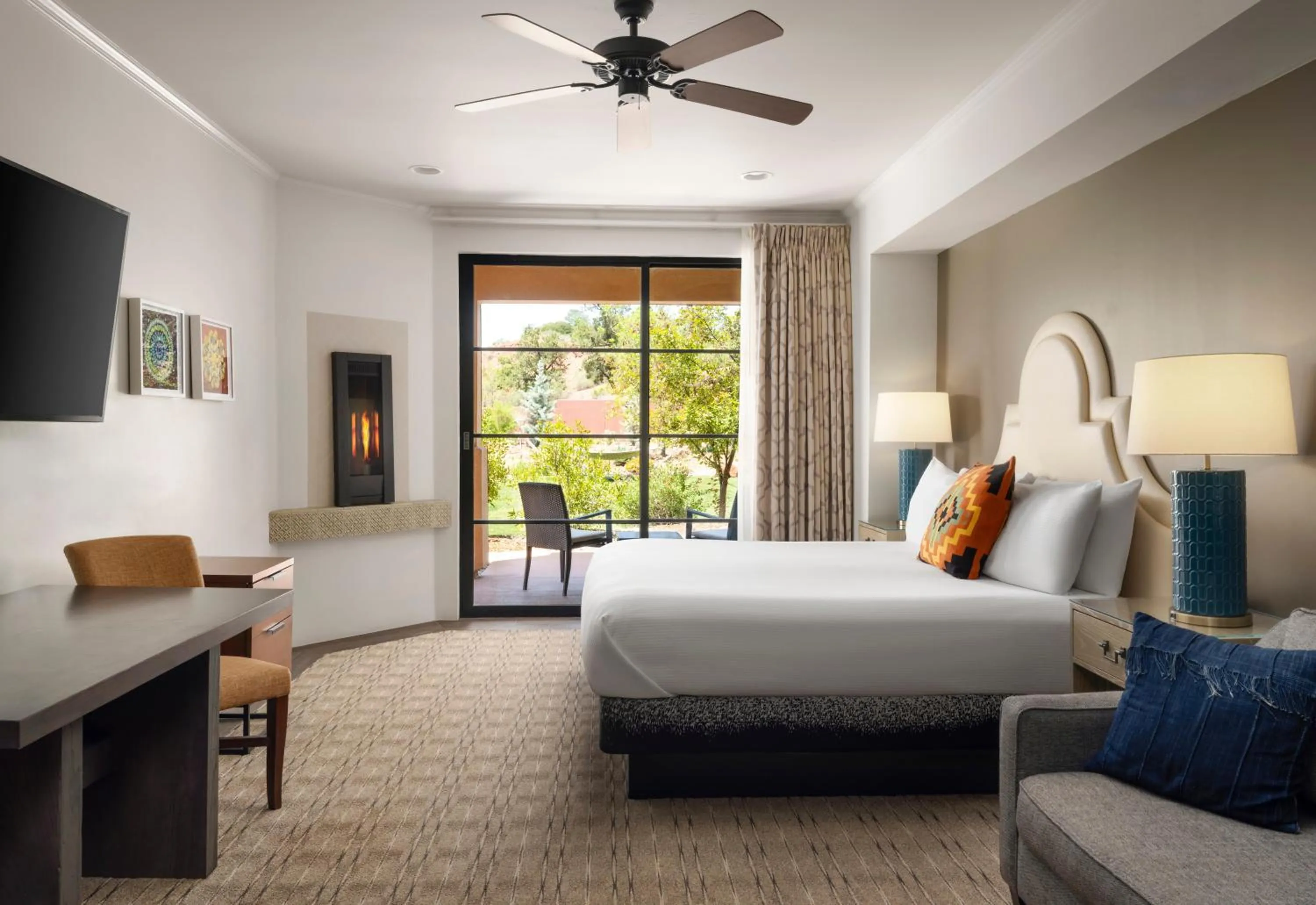 Grove Signature King Bed in The Wilde Resort and Spa