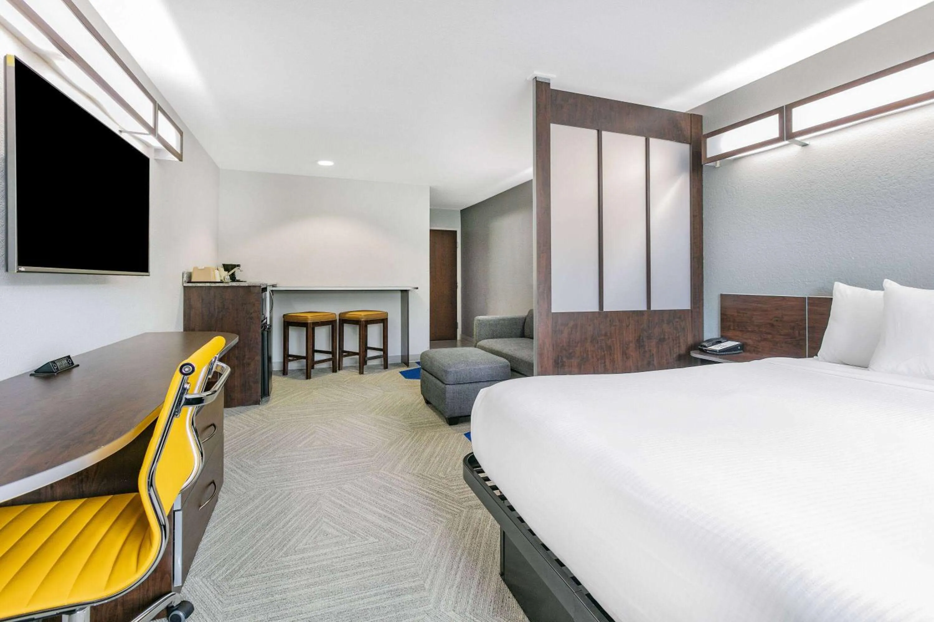 Queen Suite - Non-Smoking in Microtel Inn & Suites by Wyndham Austin Airport