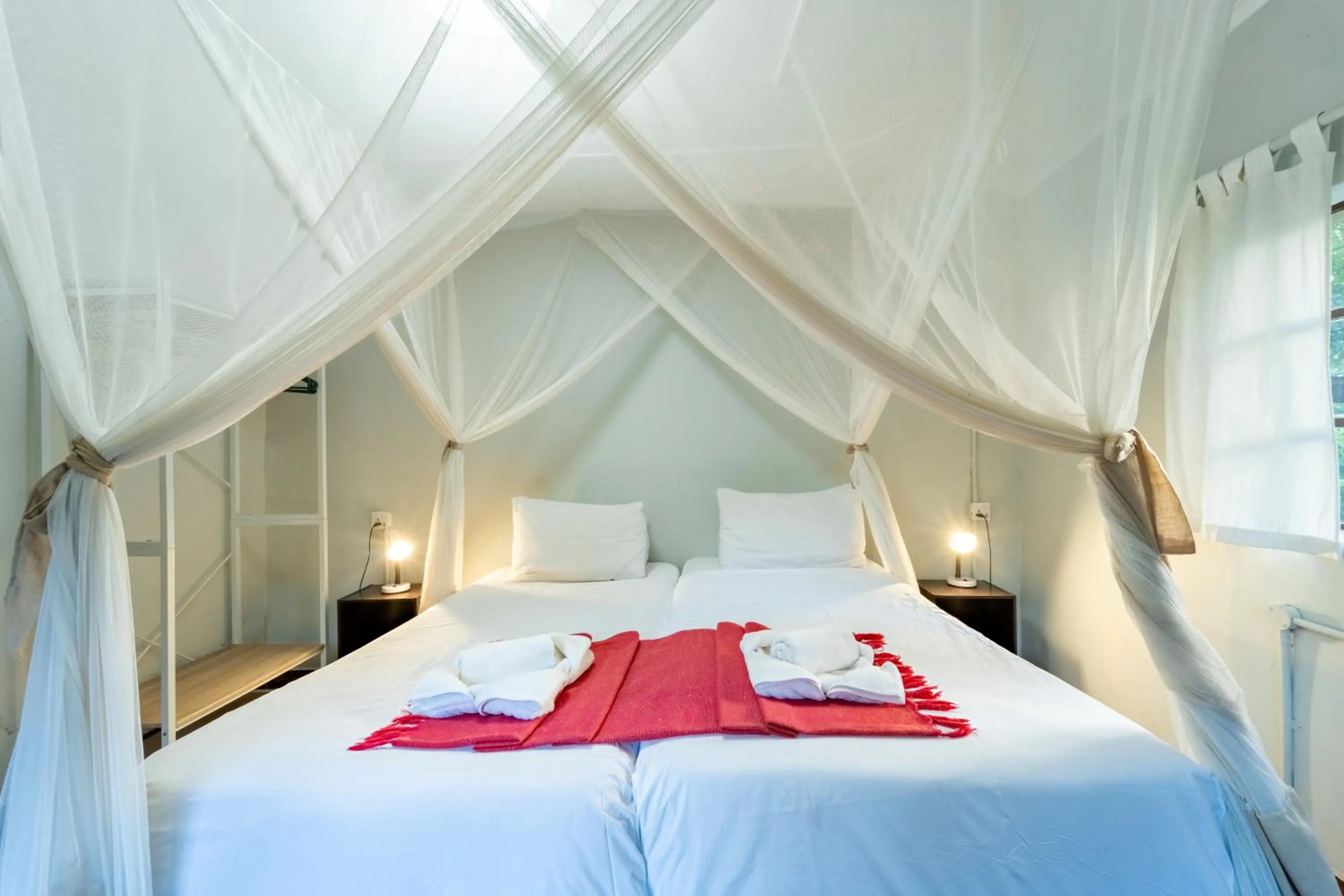 Double or Twin Room - single occupancy in Shoestrings Backpackers Lodge Vic Falls