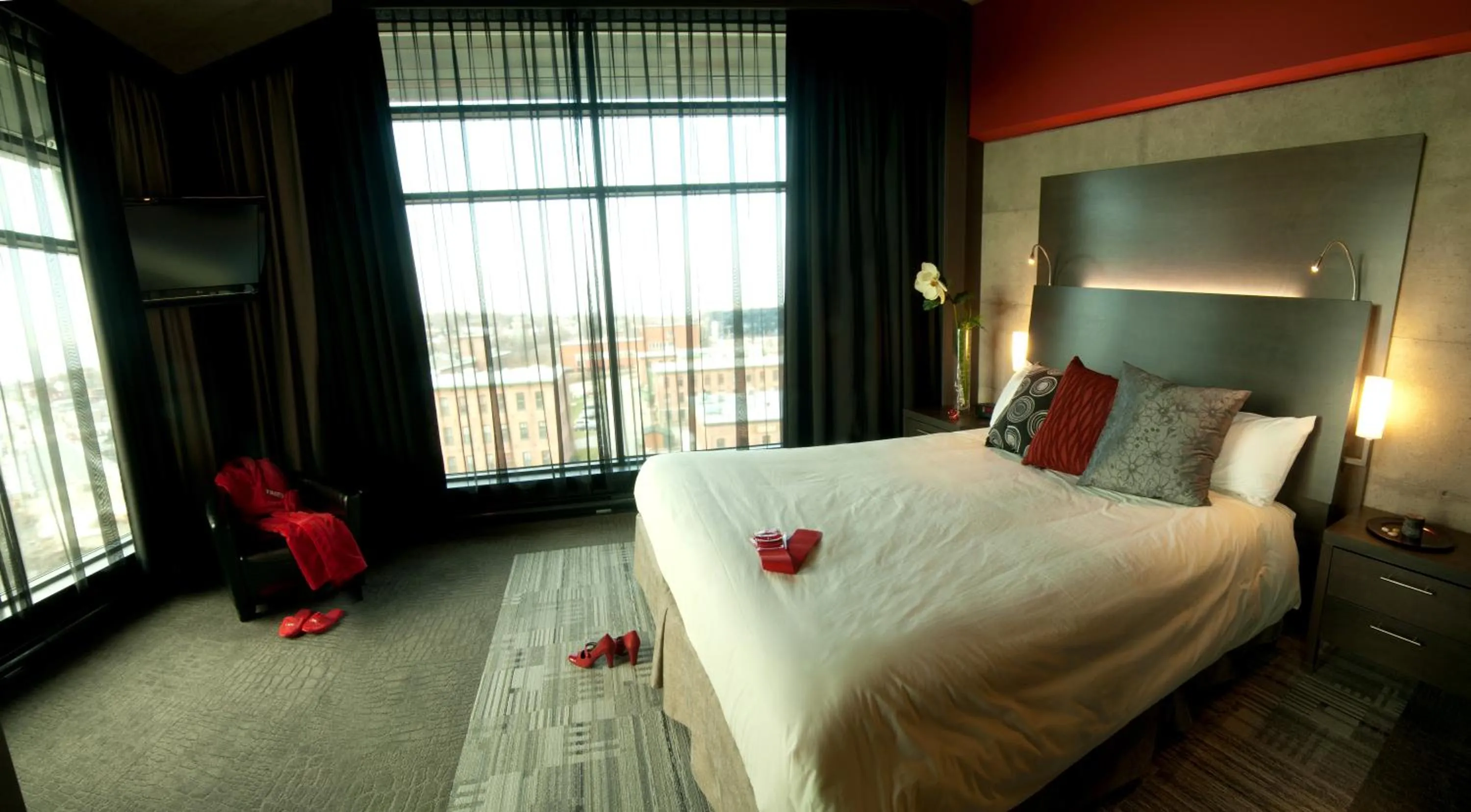 Suite with Lake View - single occupancy in Grand Hotel Times Sherbrooke