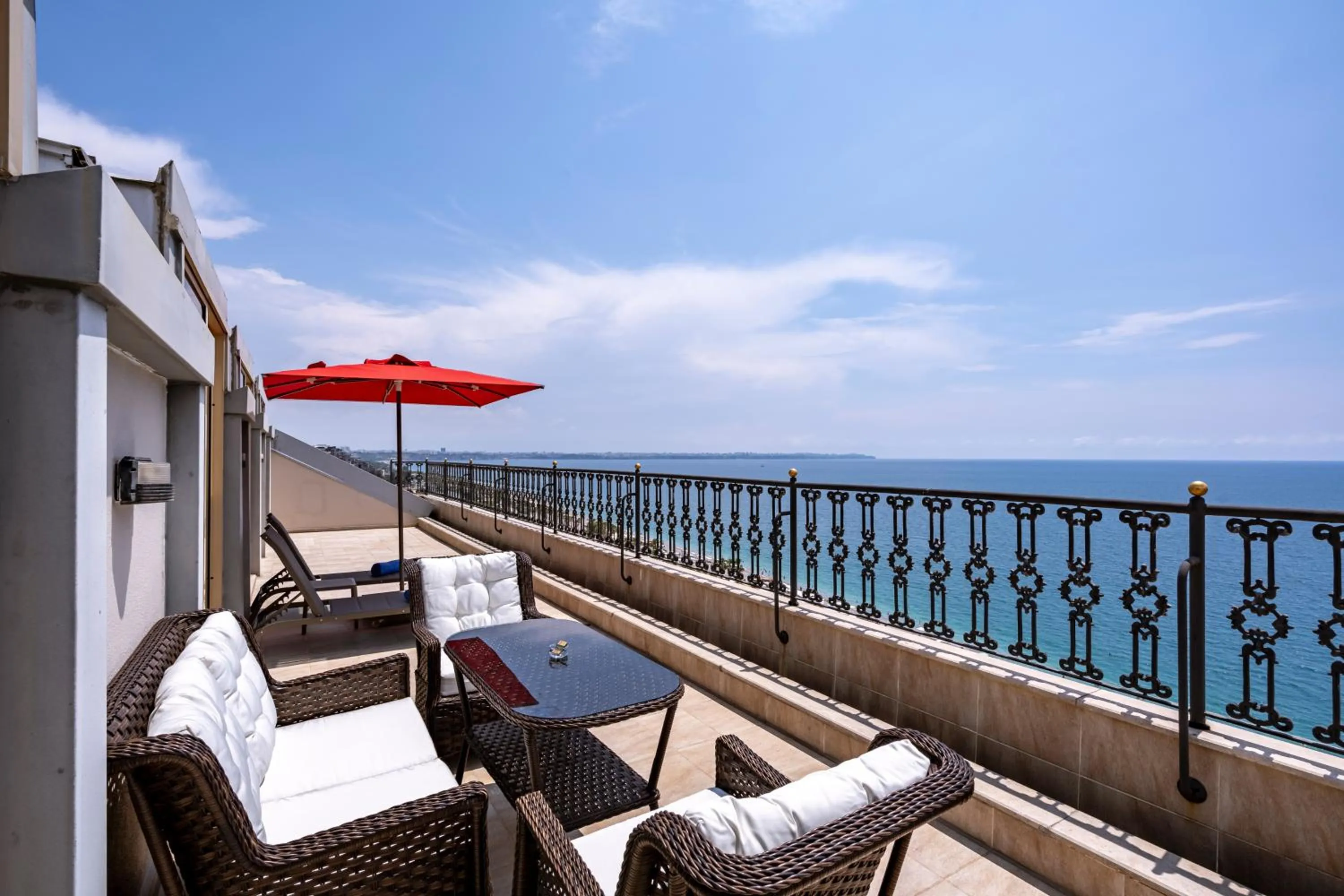 King Suite Sea View in Megasaray Westbeach Antalya