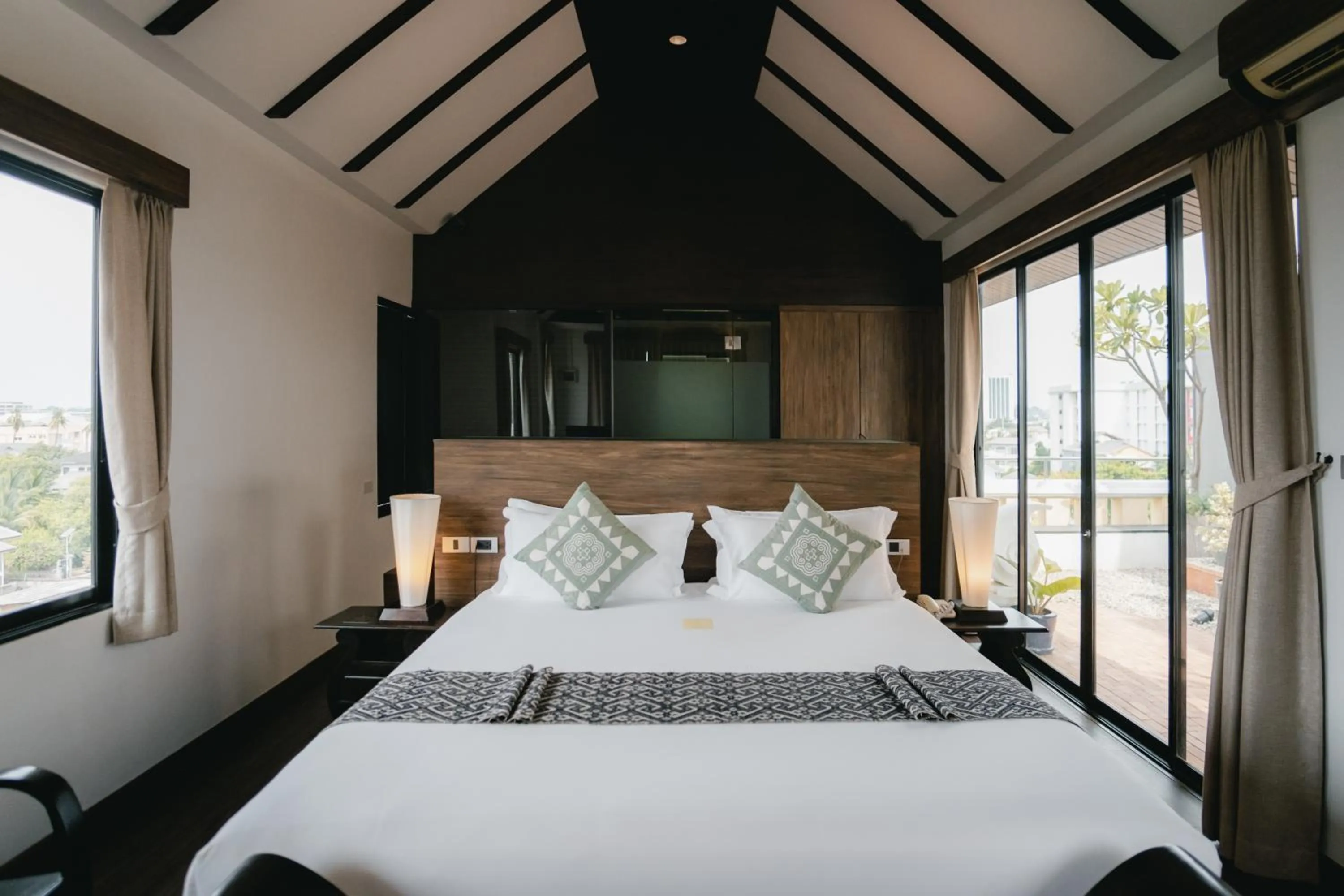 Suite in THEE Kashatharn by TH District